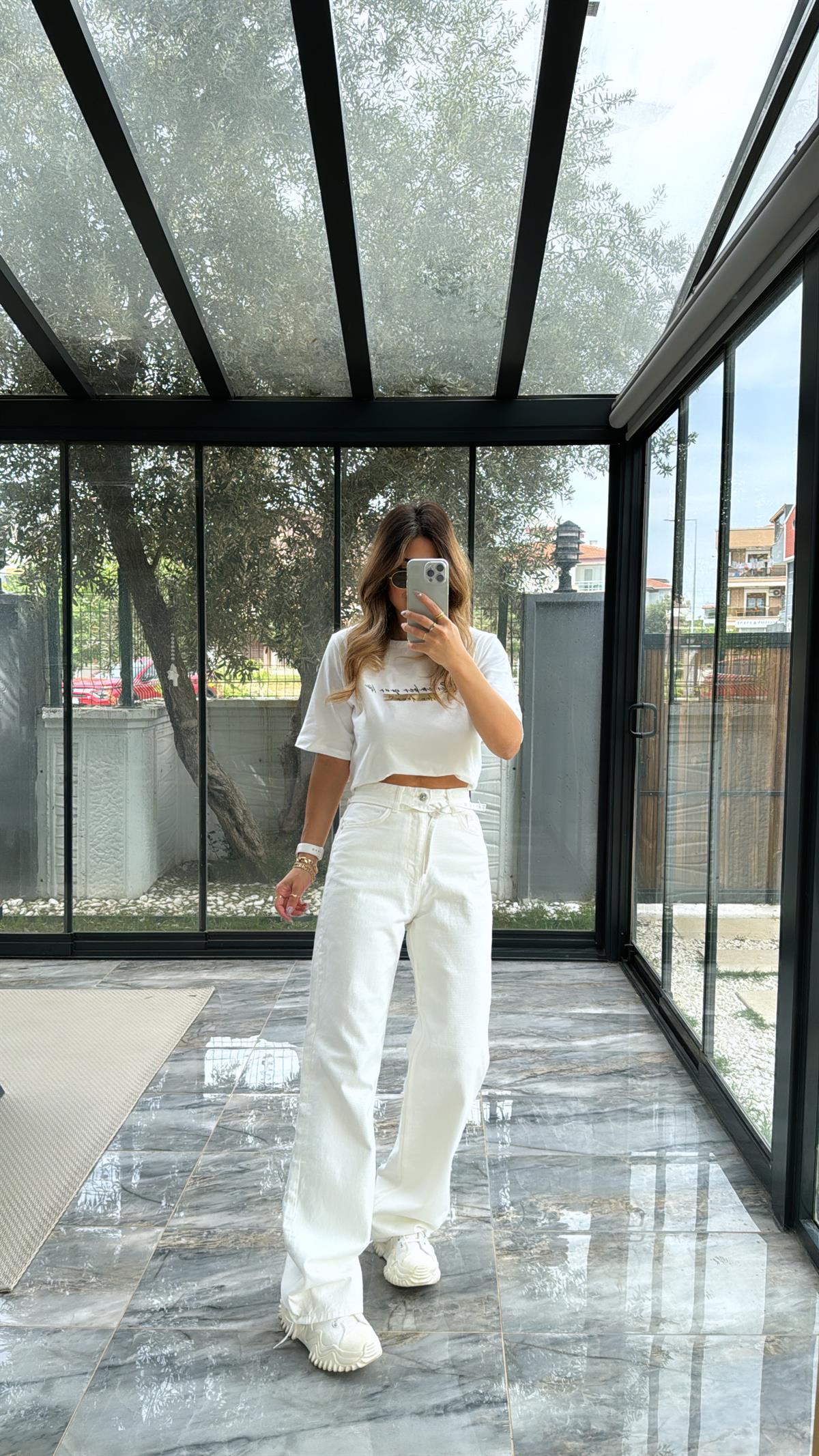 Beyaz ZR Bol Paça Kuşaklı Jean