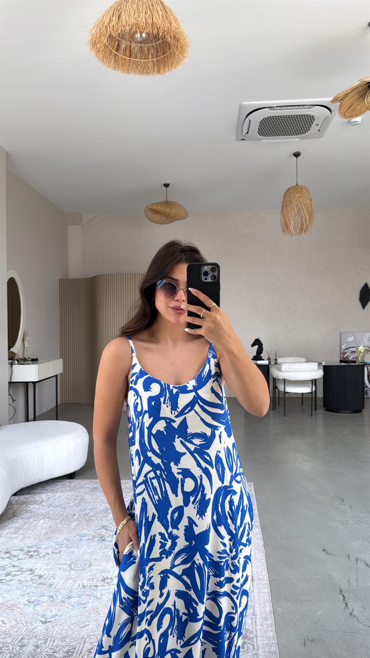 Blue White Viskon Cepli Yırtmaçlı Elbise