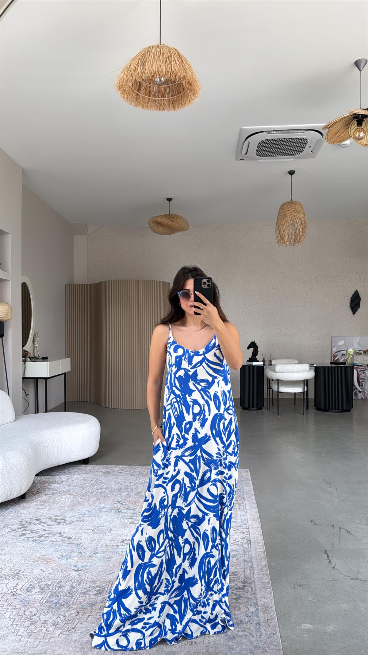 Blue White Viskon Cepli Yırtmaçlı Elbise