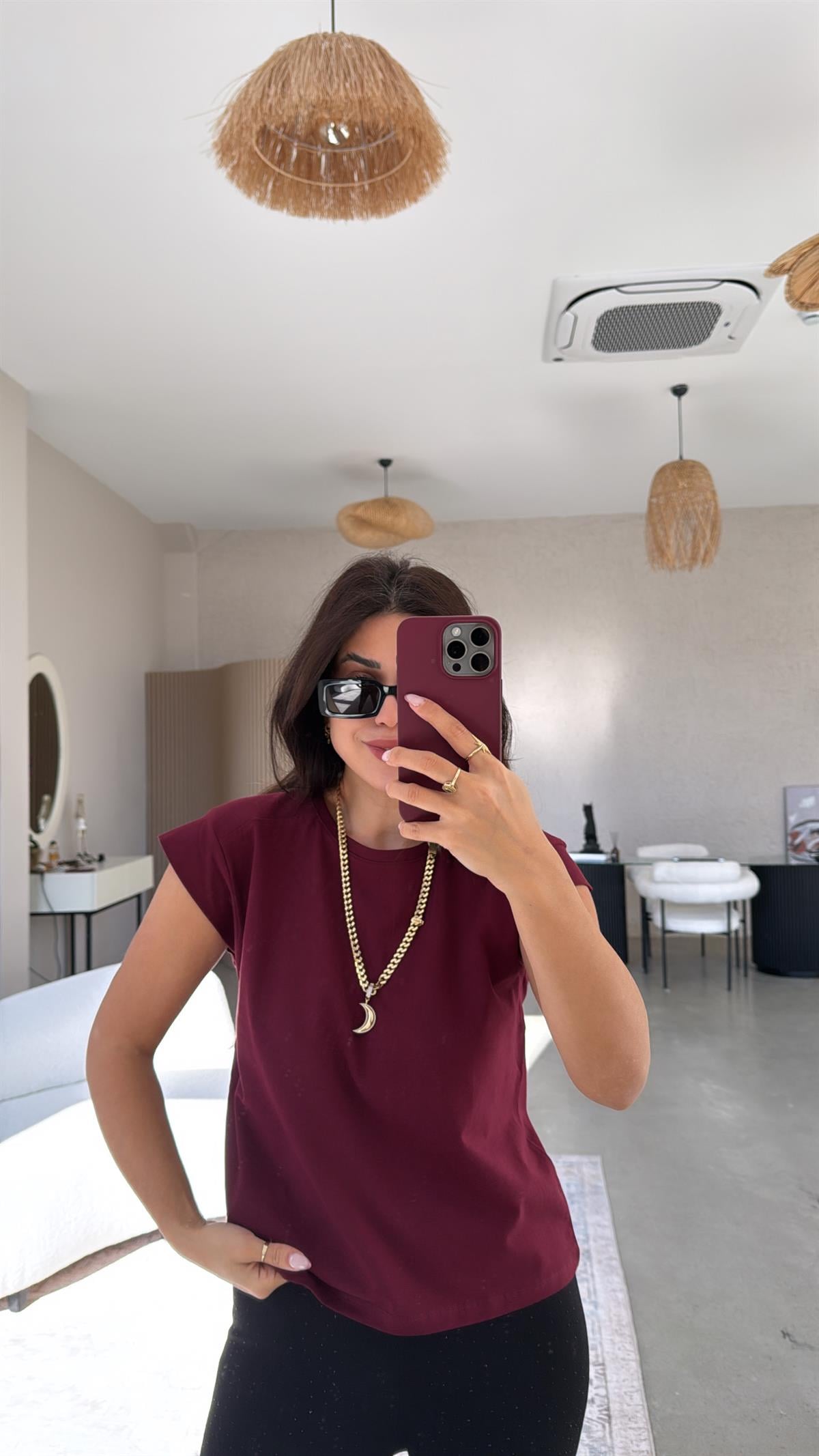 Bordo Omuz Detaylı Tshirt