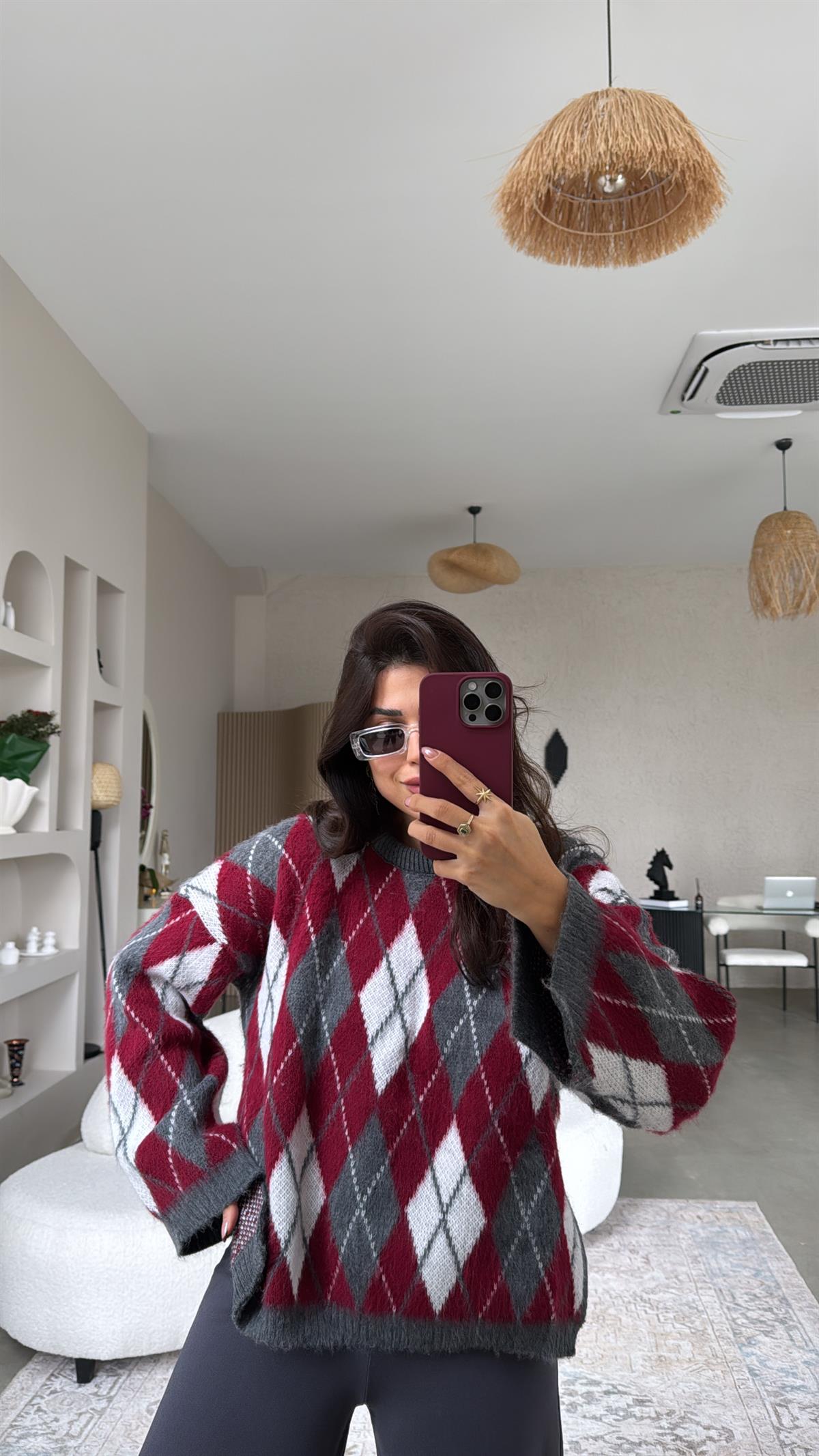 Bordo Yırtmaçlı Baklavalı Kazak