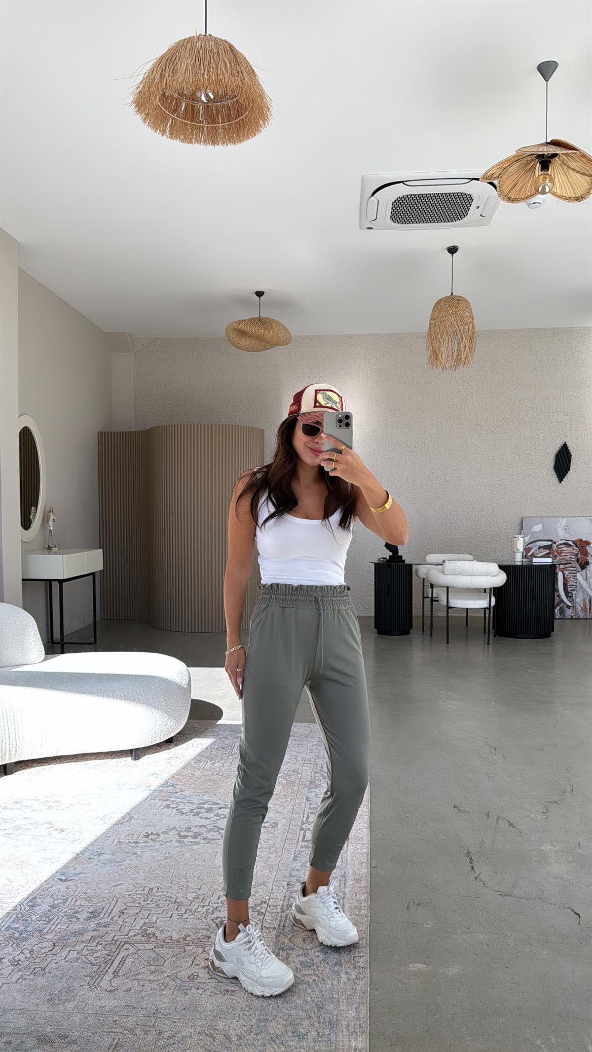 Çağla Yeşili Paça Pensli Scuba Pantolon