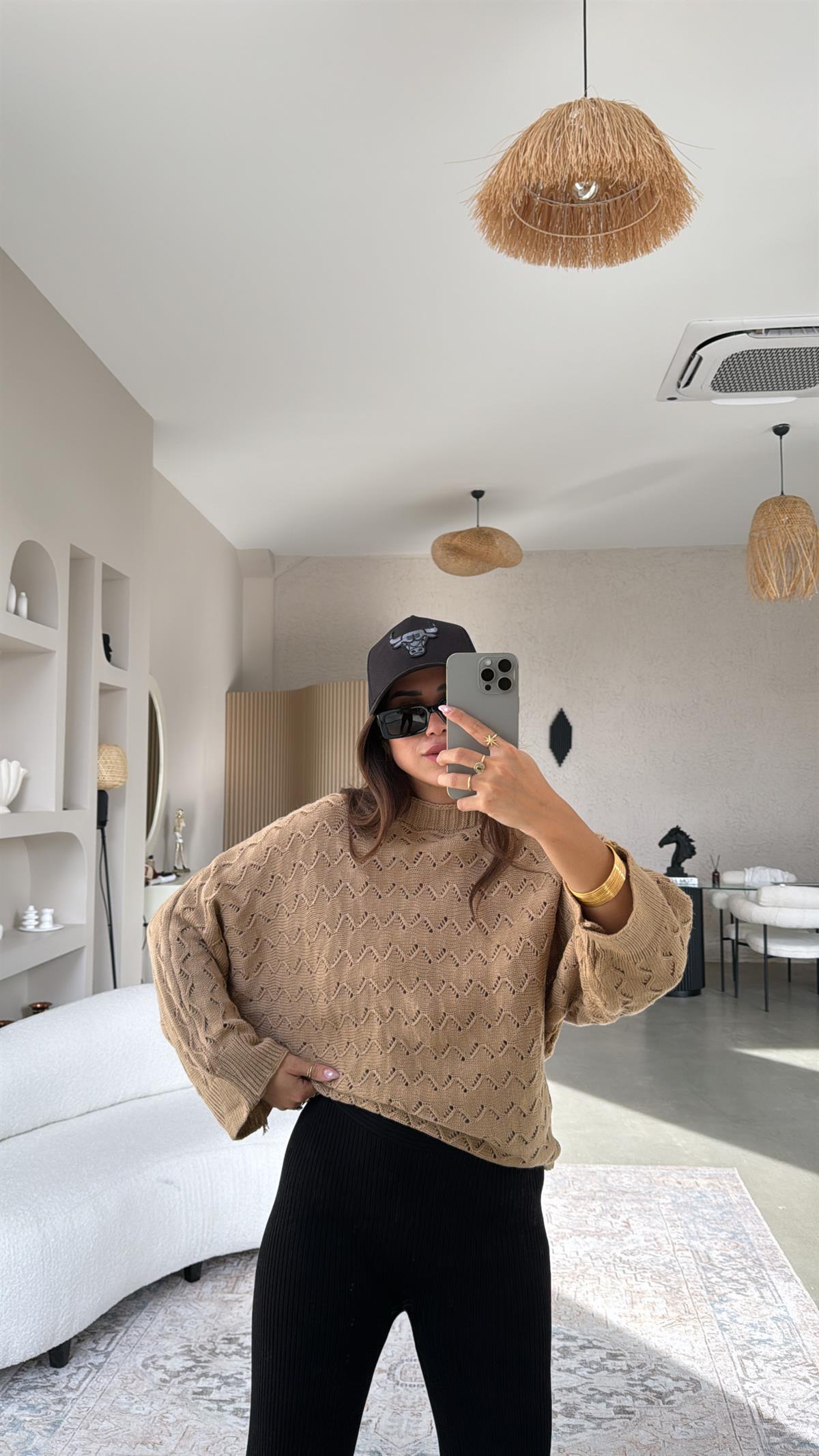 Camel Delikli Triko Kazak