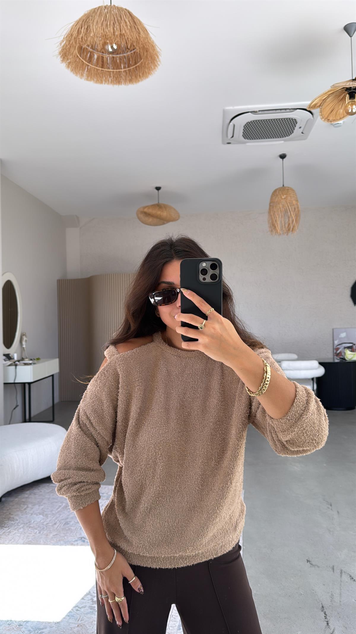 Camel Dokulu Omuz Detaylı Triko