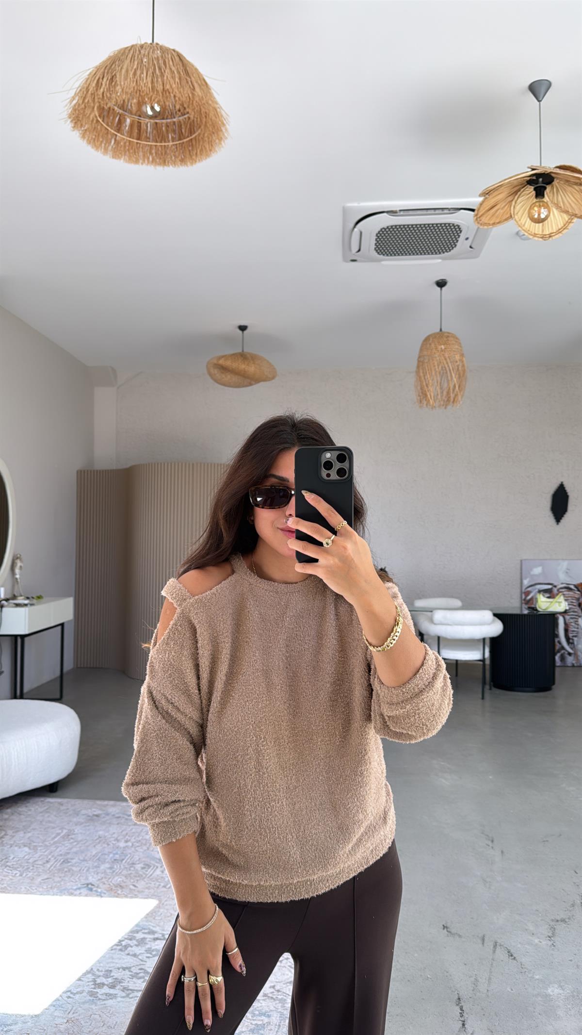 Camel Dokulu Omuz Detaylı Triko