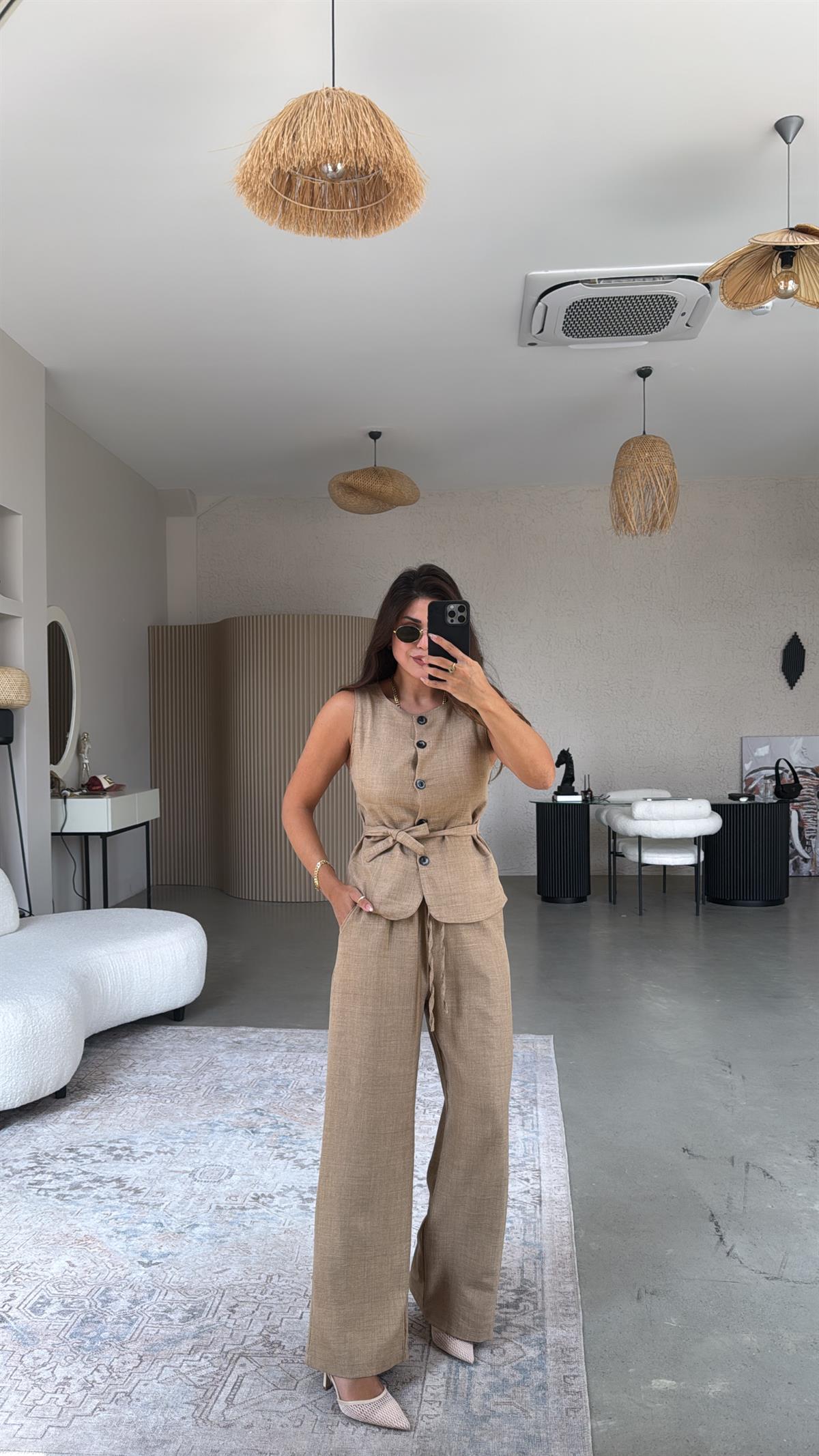 Camel Düğmeli Yelekli Takım