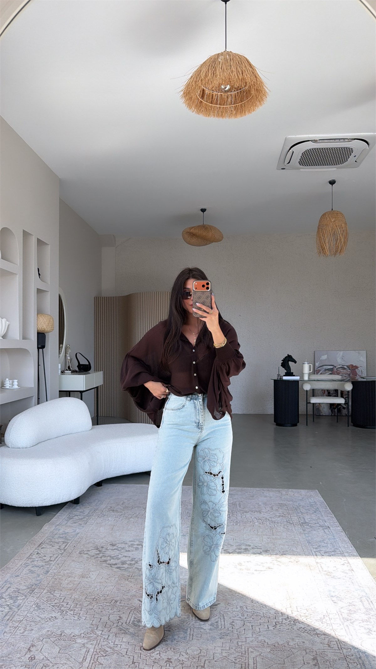Çiçek İşlemeli Bol Paça Premium Jean