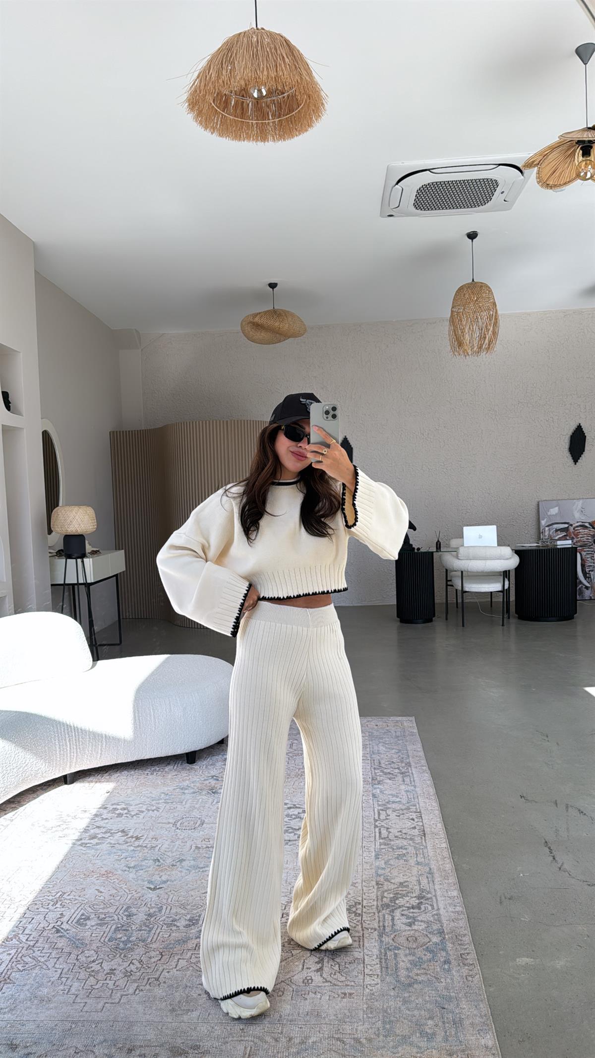 Ekru Biyeli Triko Takım