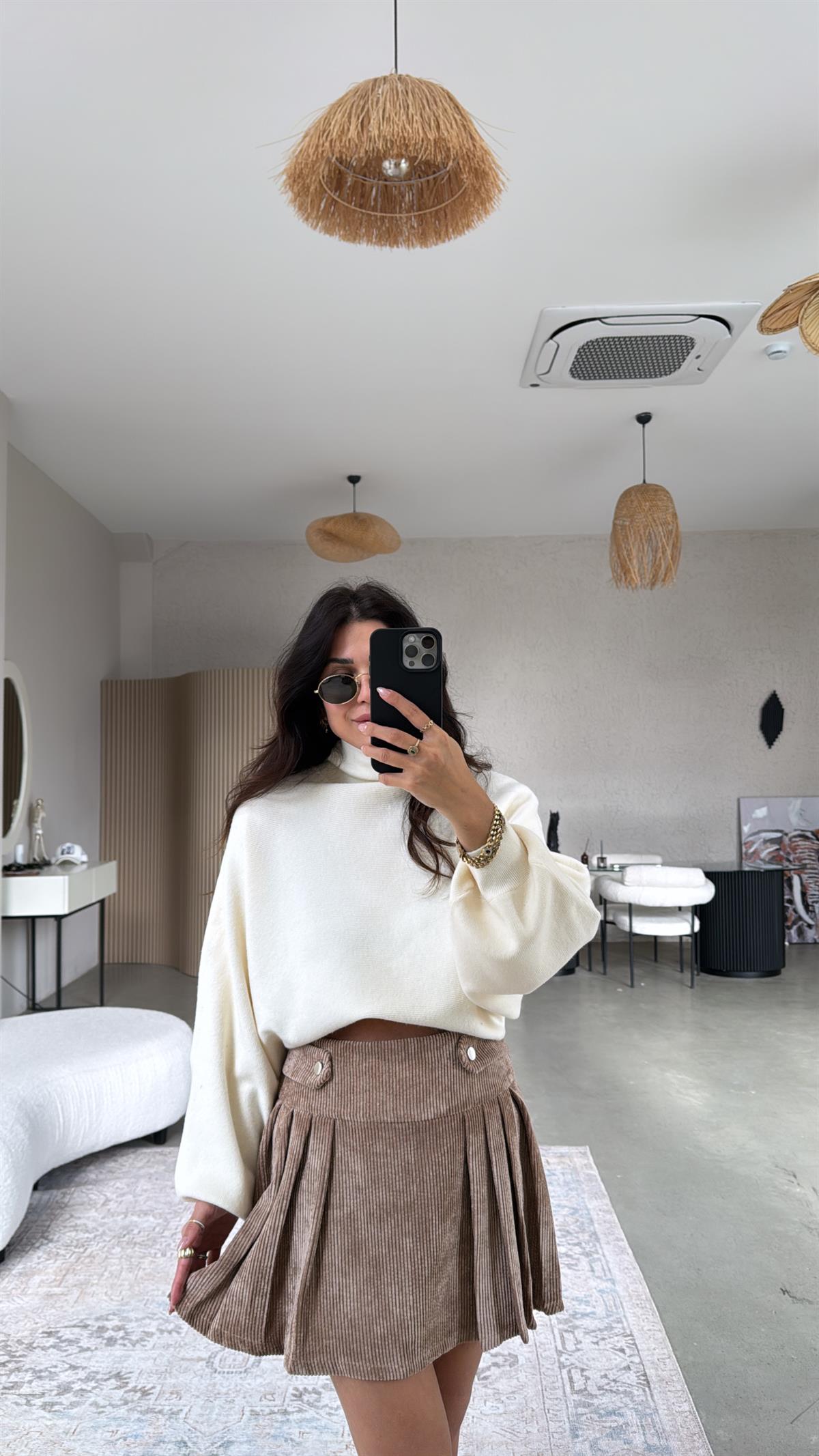 Ekru Boğazlı Dlv Yumuşak Triko Kazak