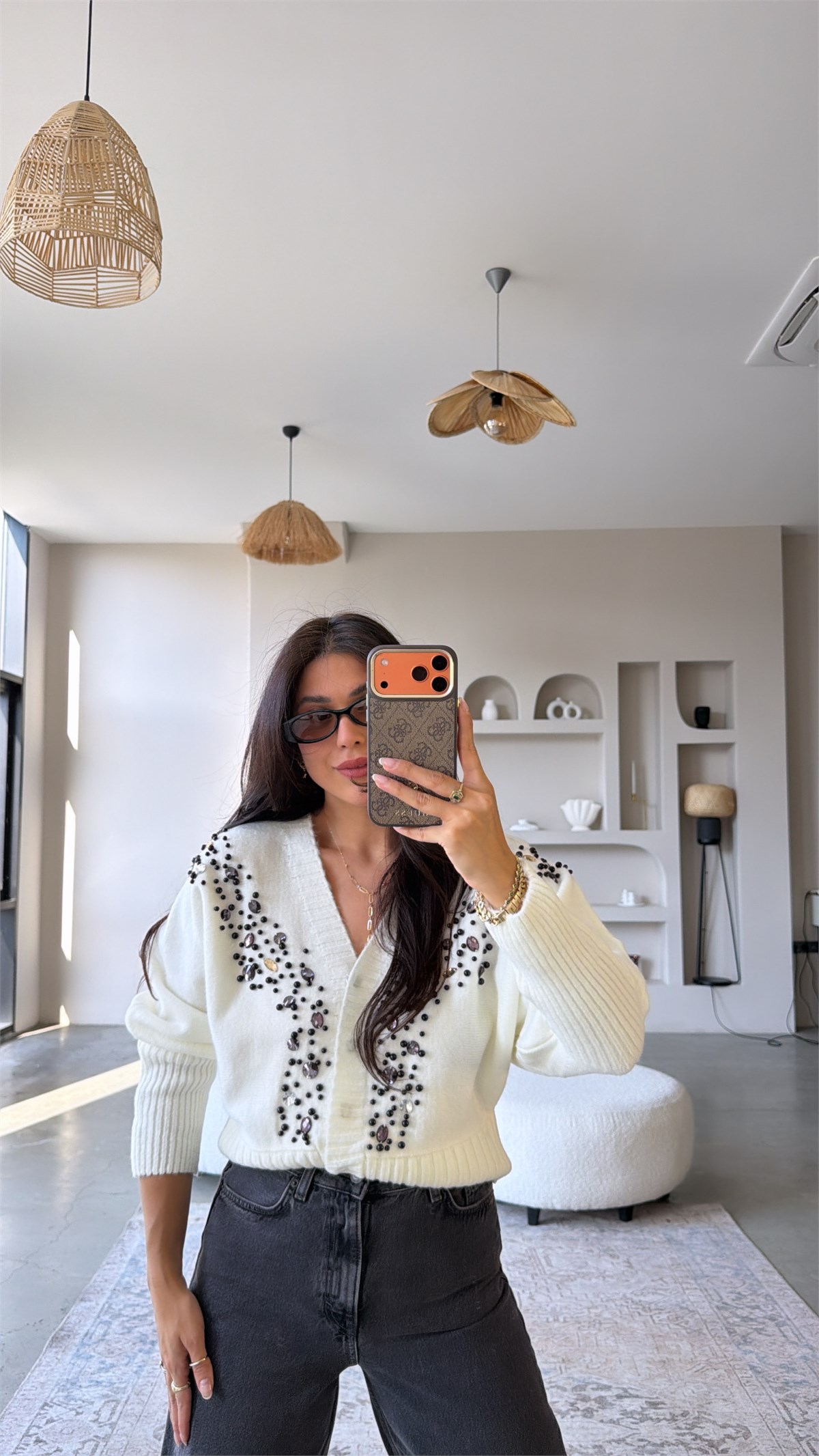 Ekru Boncuklu ve Taşlı Yumoş Premium Hırka