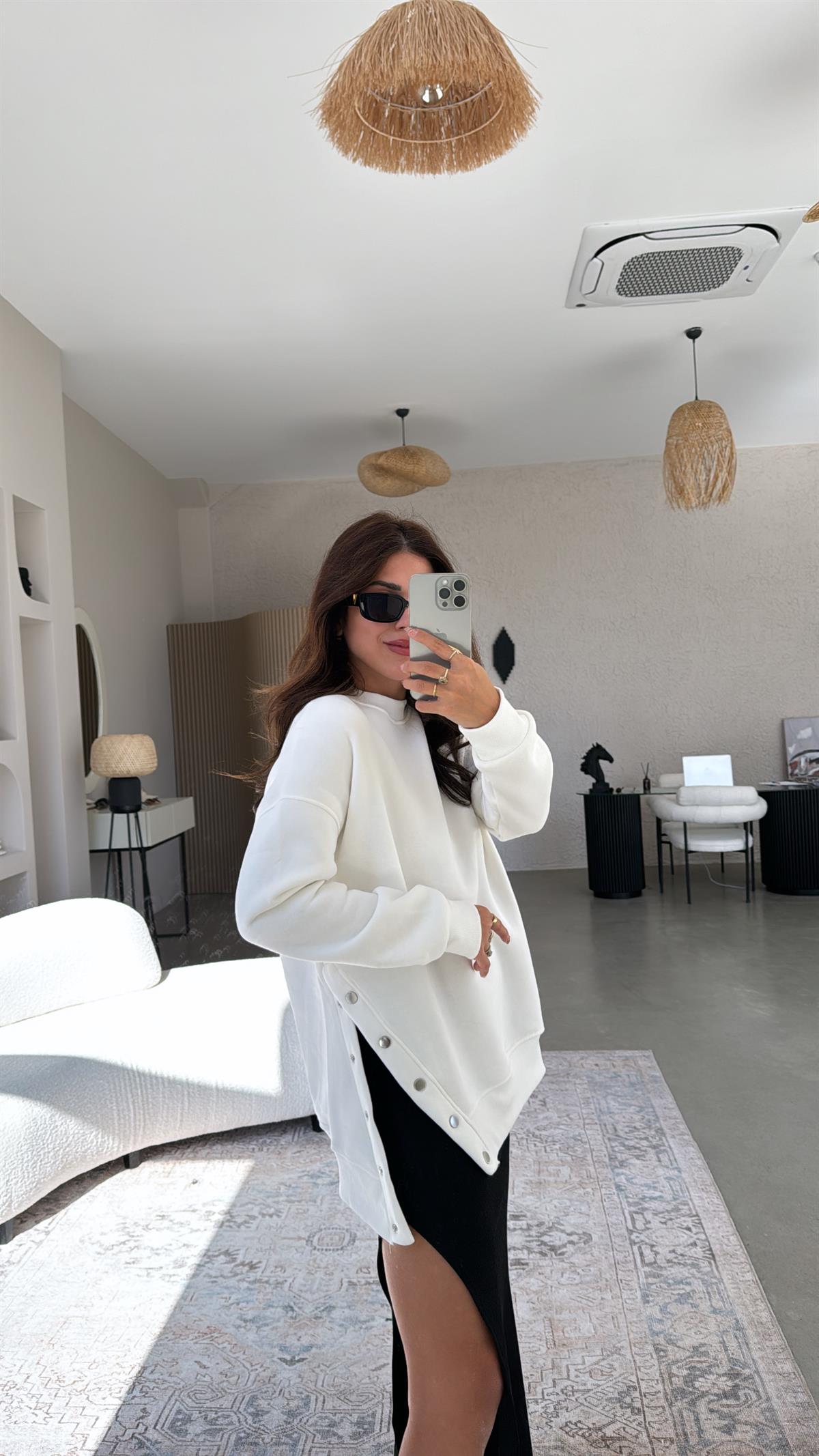 Ekru Çıtçıt Detaylı Sweatshirt