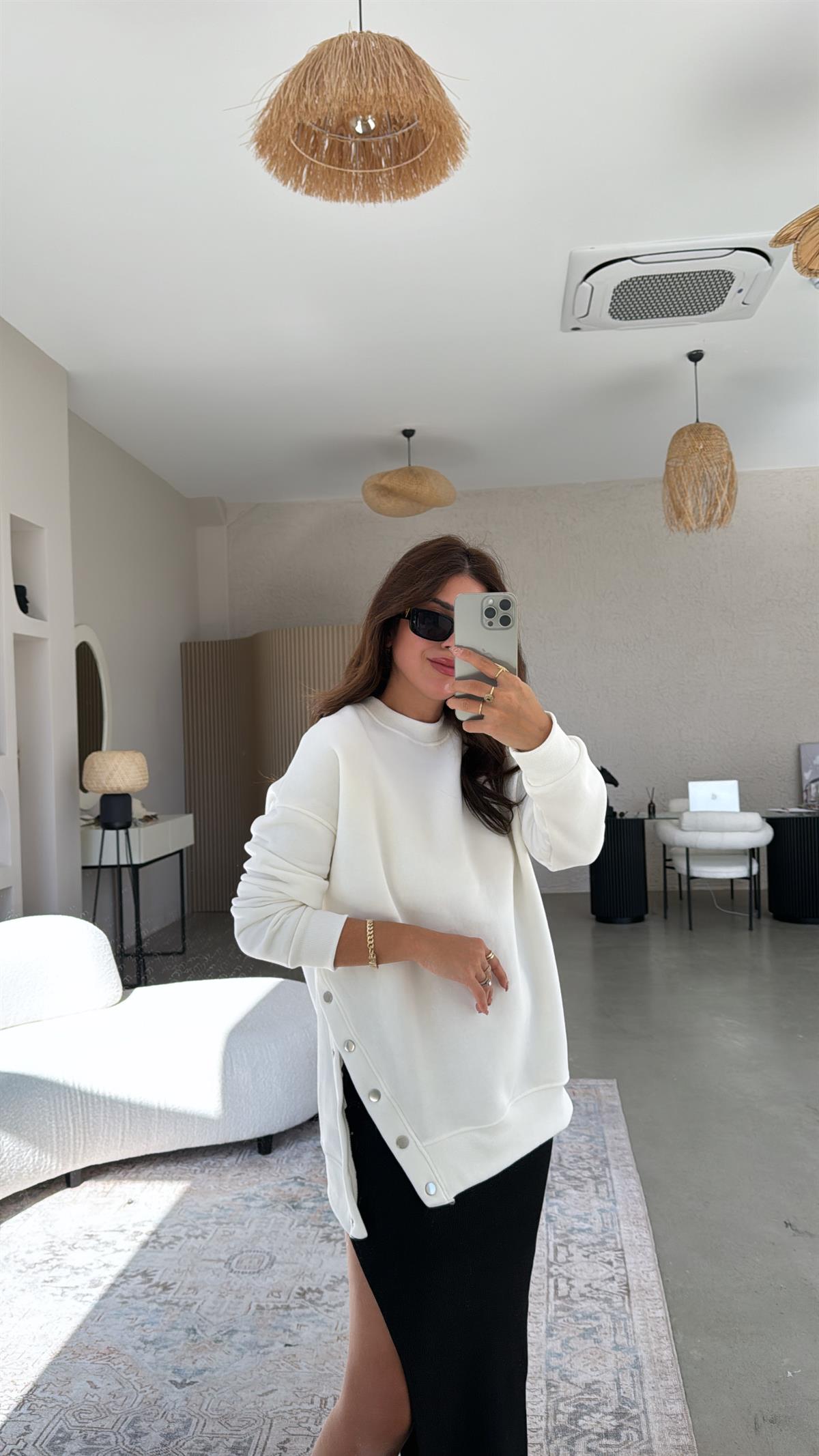 Ekru Çıtçıt Detaylı Sweatshirt