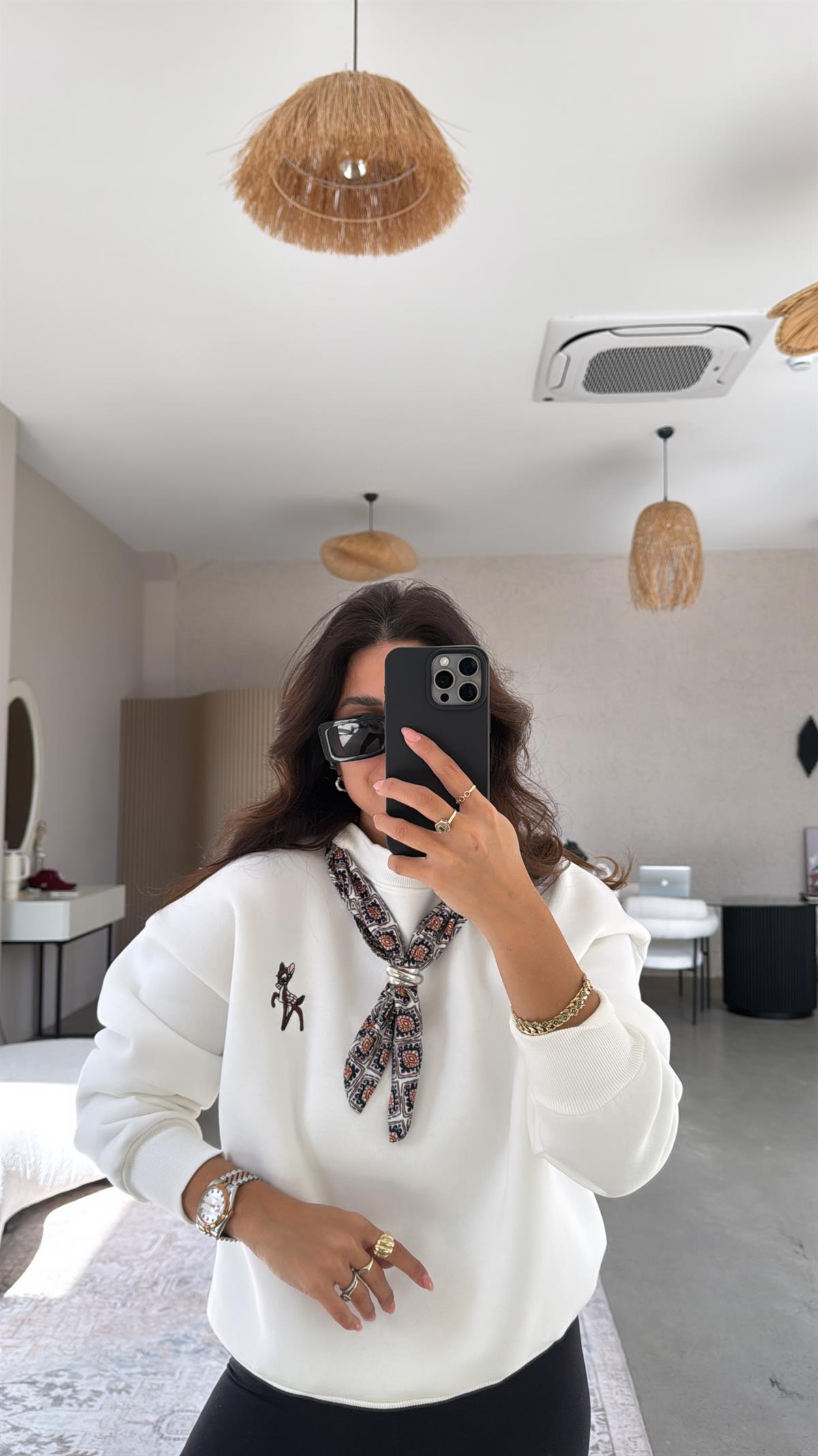 Ekru Fular Detaylı Üç İplik Şardonlu Sweatshirt