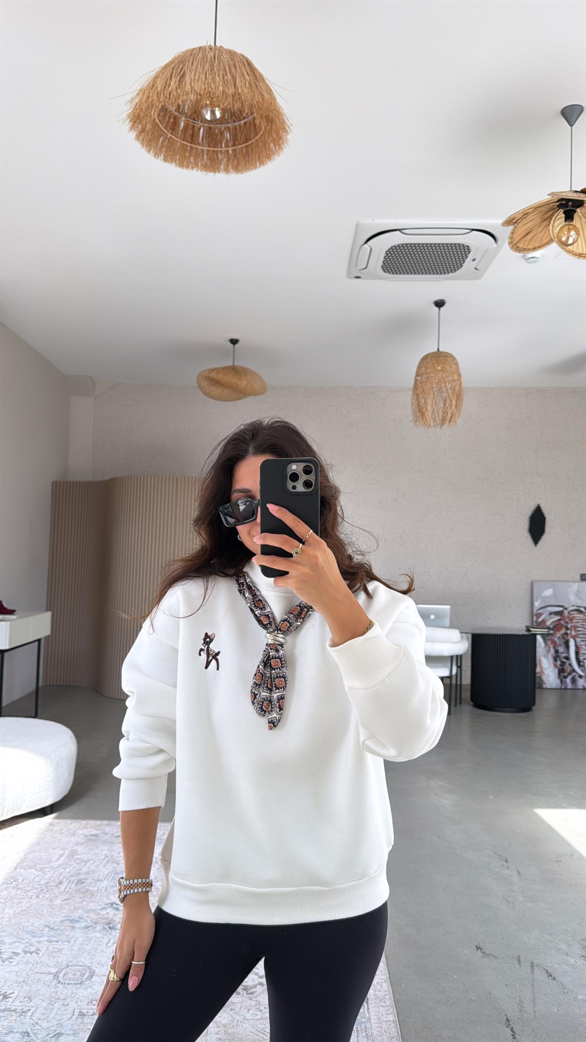 Ekru Fular Detaylı Üç İplik Şardonlu Sweatshirt