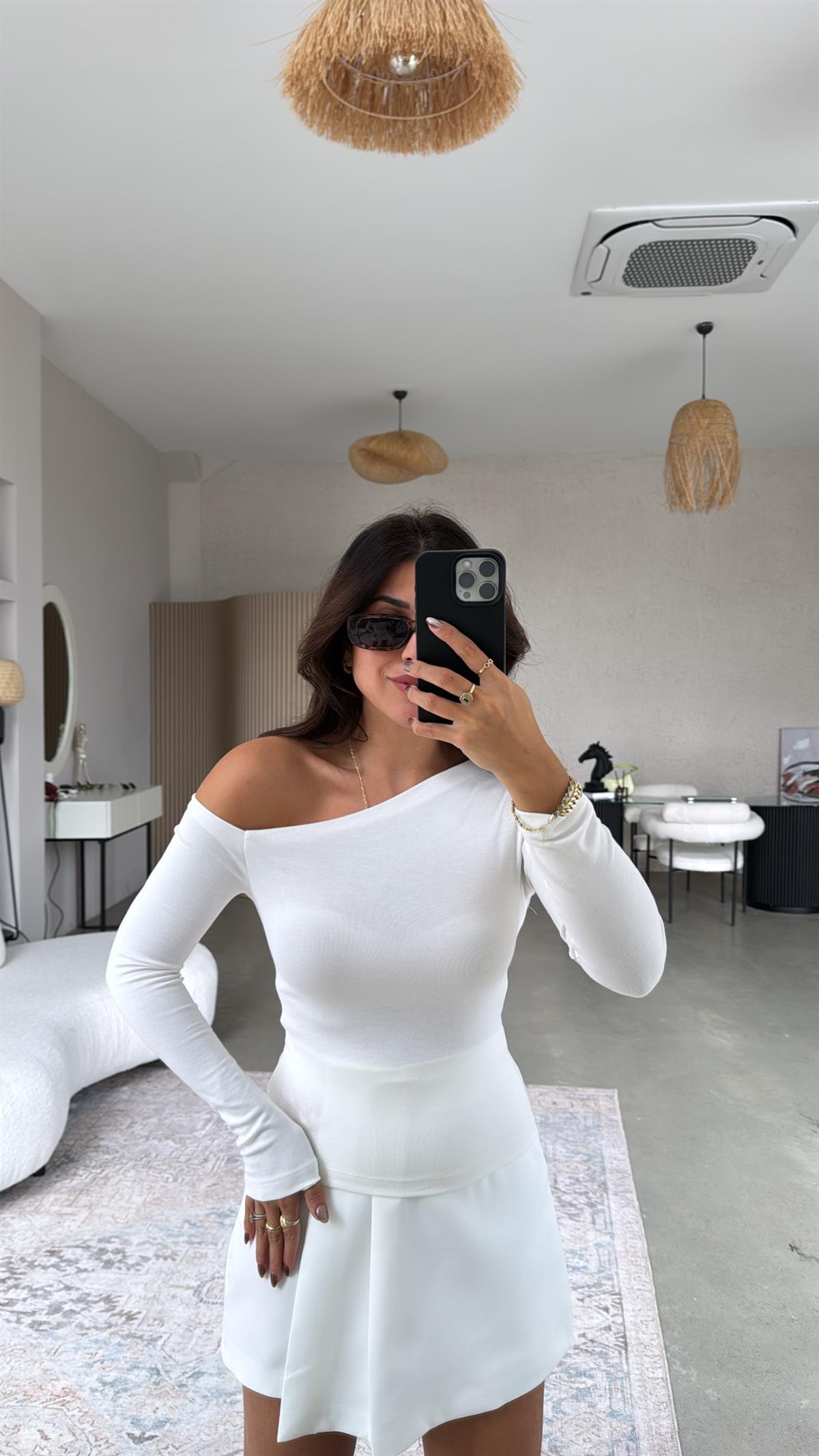 Ekru İthal Modal Kumaş Omzu Açık Bluz