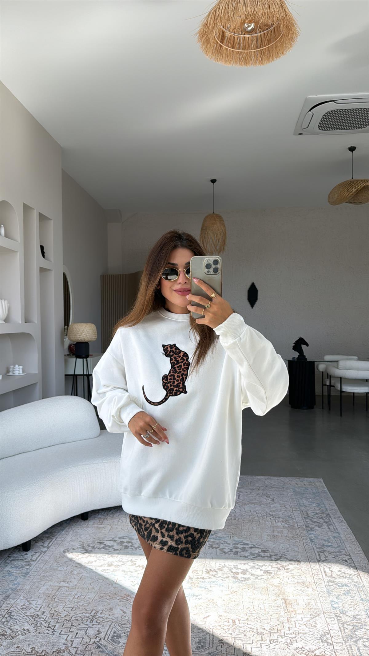 Ekru Kaplan Nakışlı İki İplik Sweatshirt