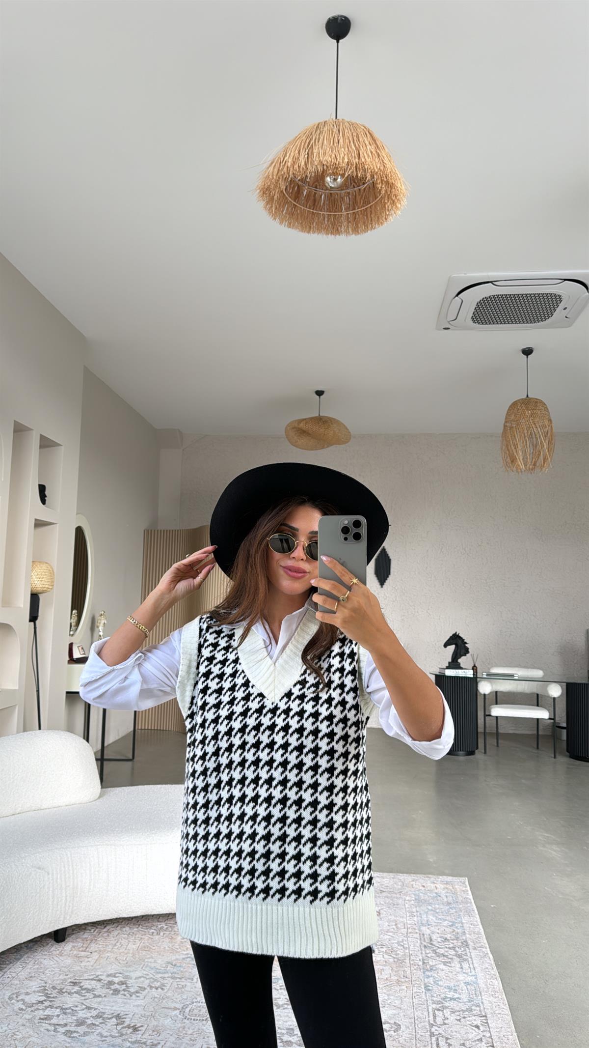 Ekru Kazayağı Süveter