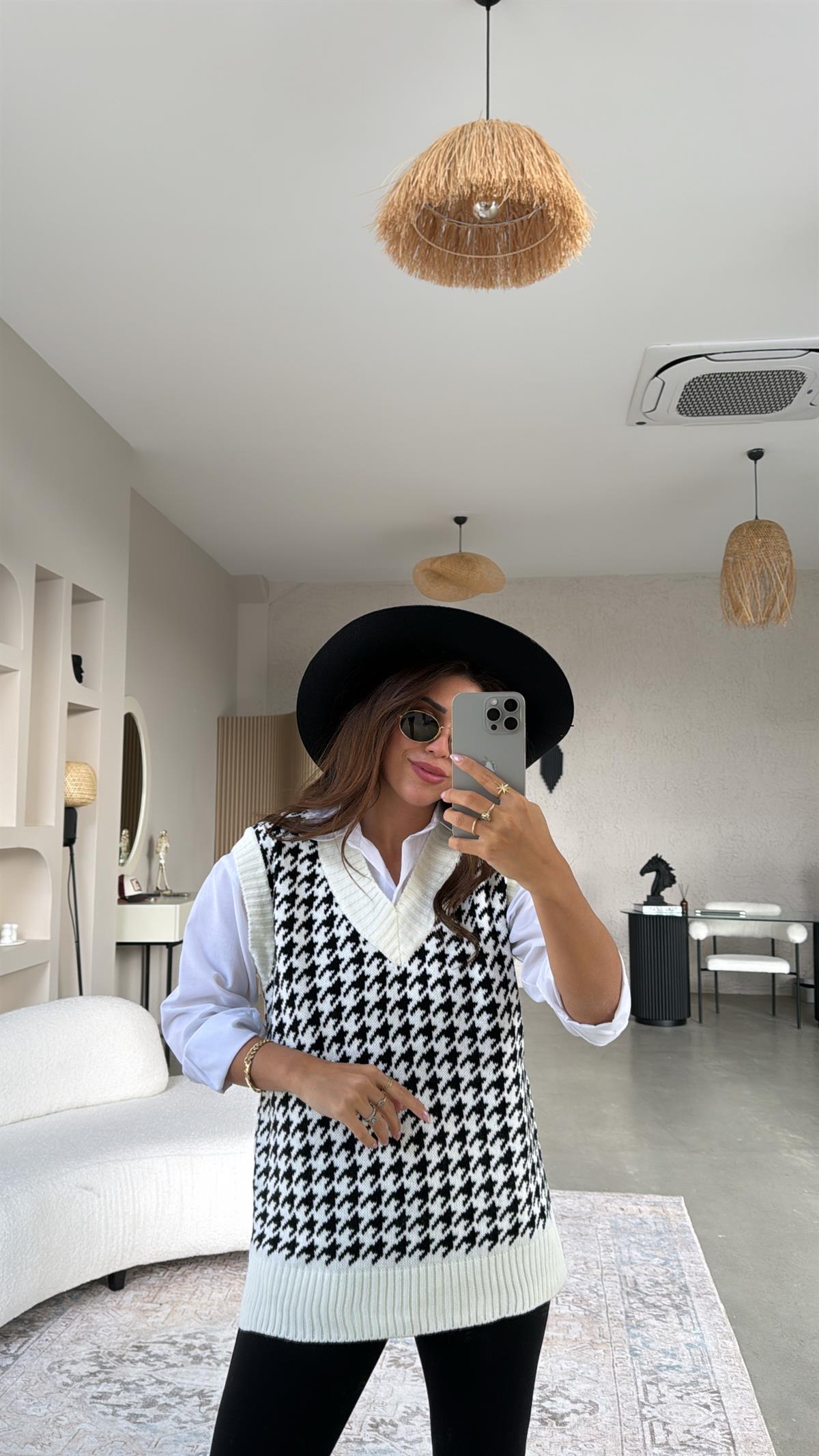 Ekru Kazayağı Süveter