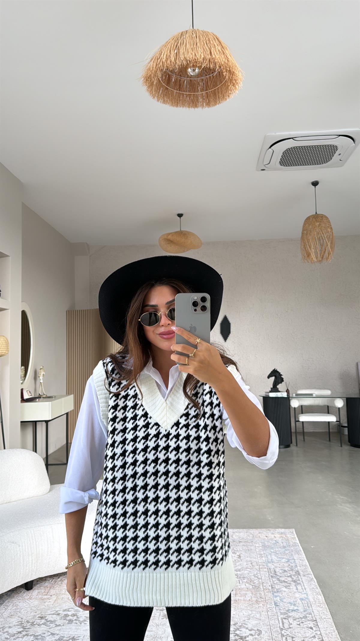 Ekru Kazayağı Süveter