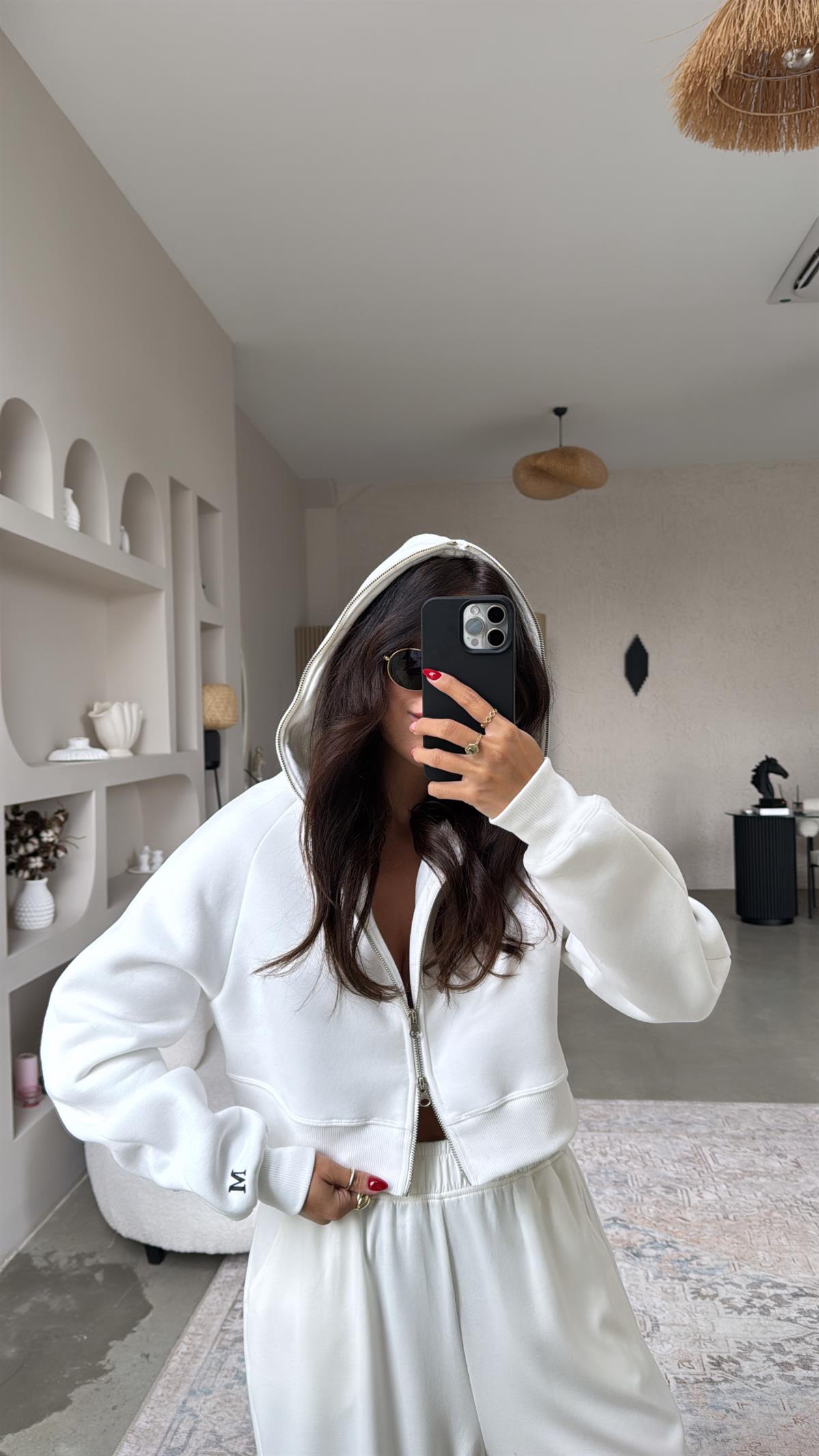 Ekru M Nakış Üç İplik Şardonlu Hoodie