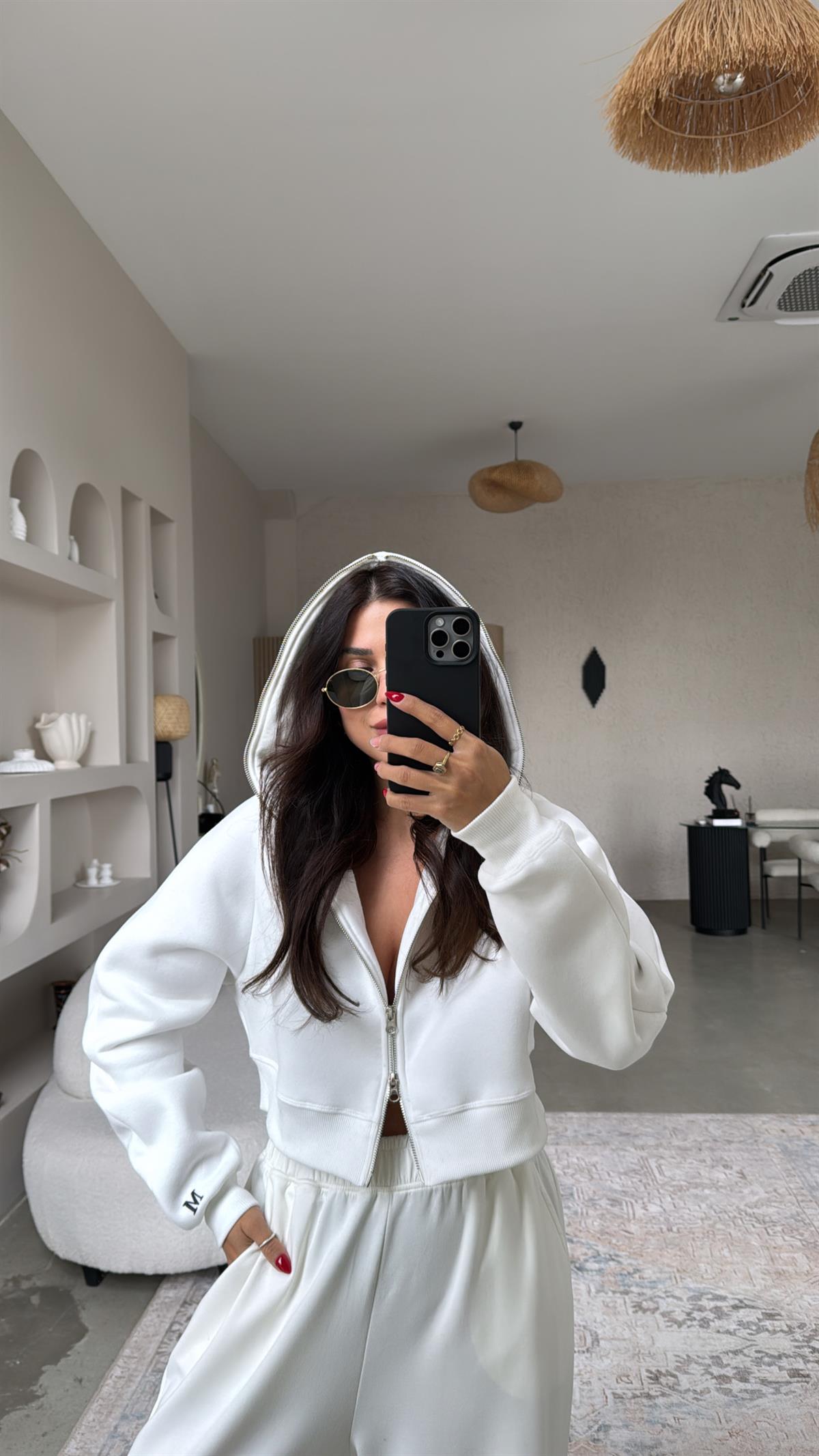 Ekru M Nakış Üç İplik Şardonlu Hoodie