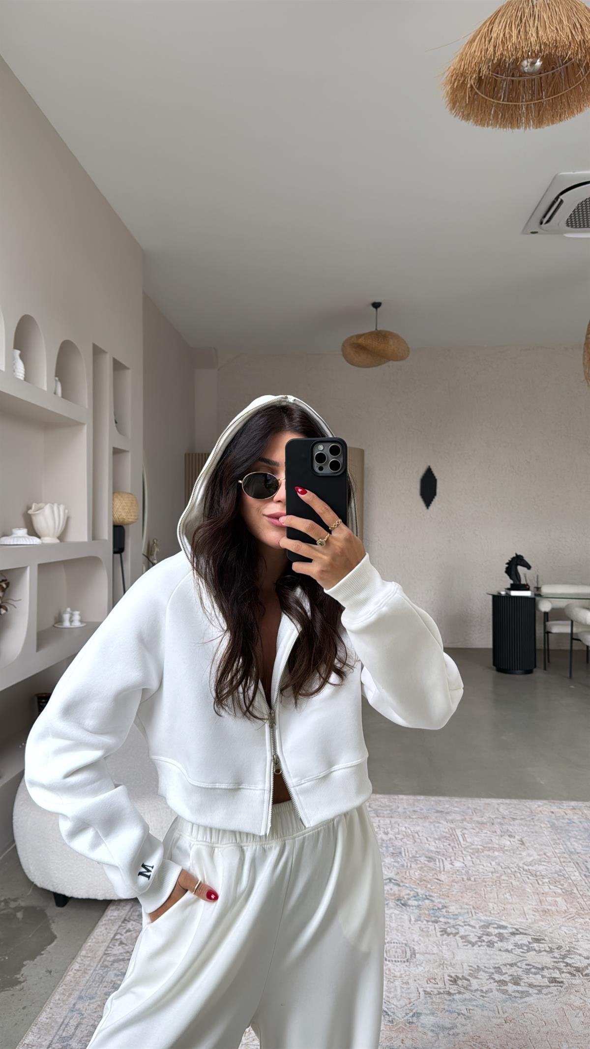 Ekru M Nakış Üç İplik Şardonlu Hoodie