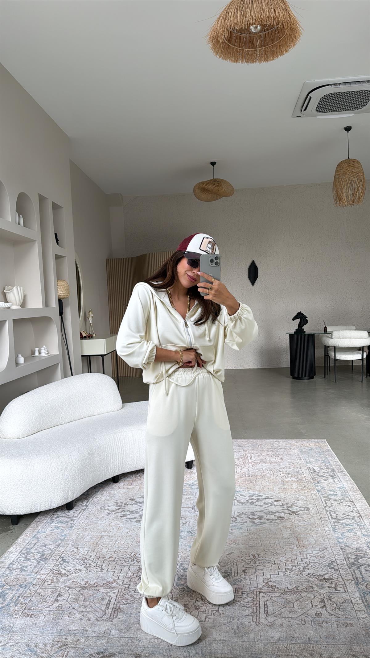 Ekru Paça Lastikli Fermuarlı Ceketli Takım