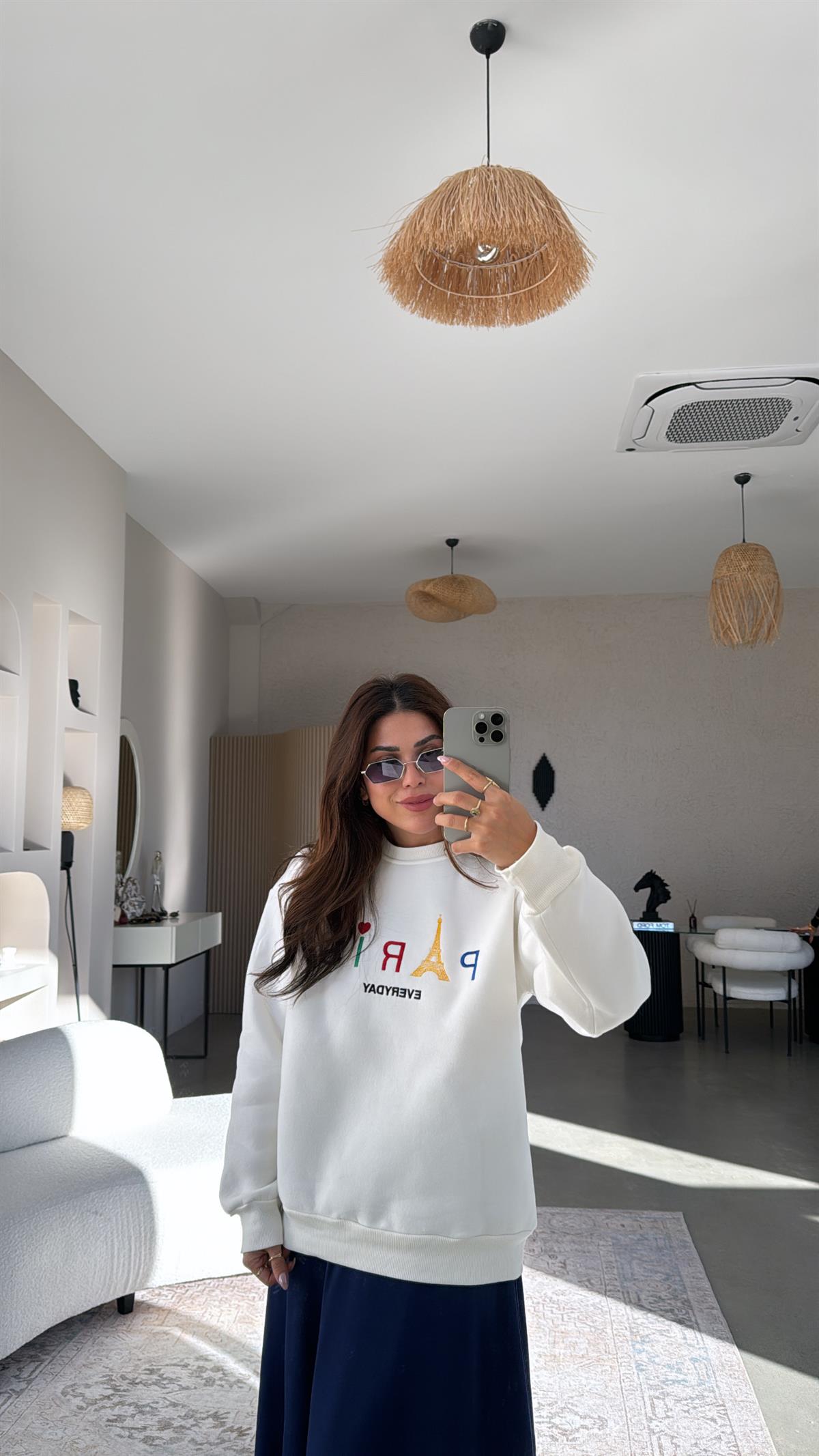 Ekru Paris Nakışlı Üç İplik Sweatshirt