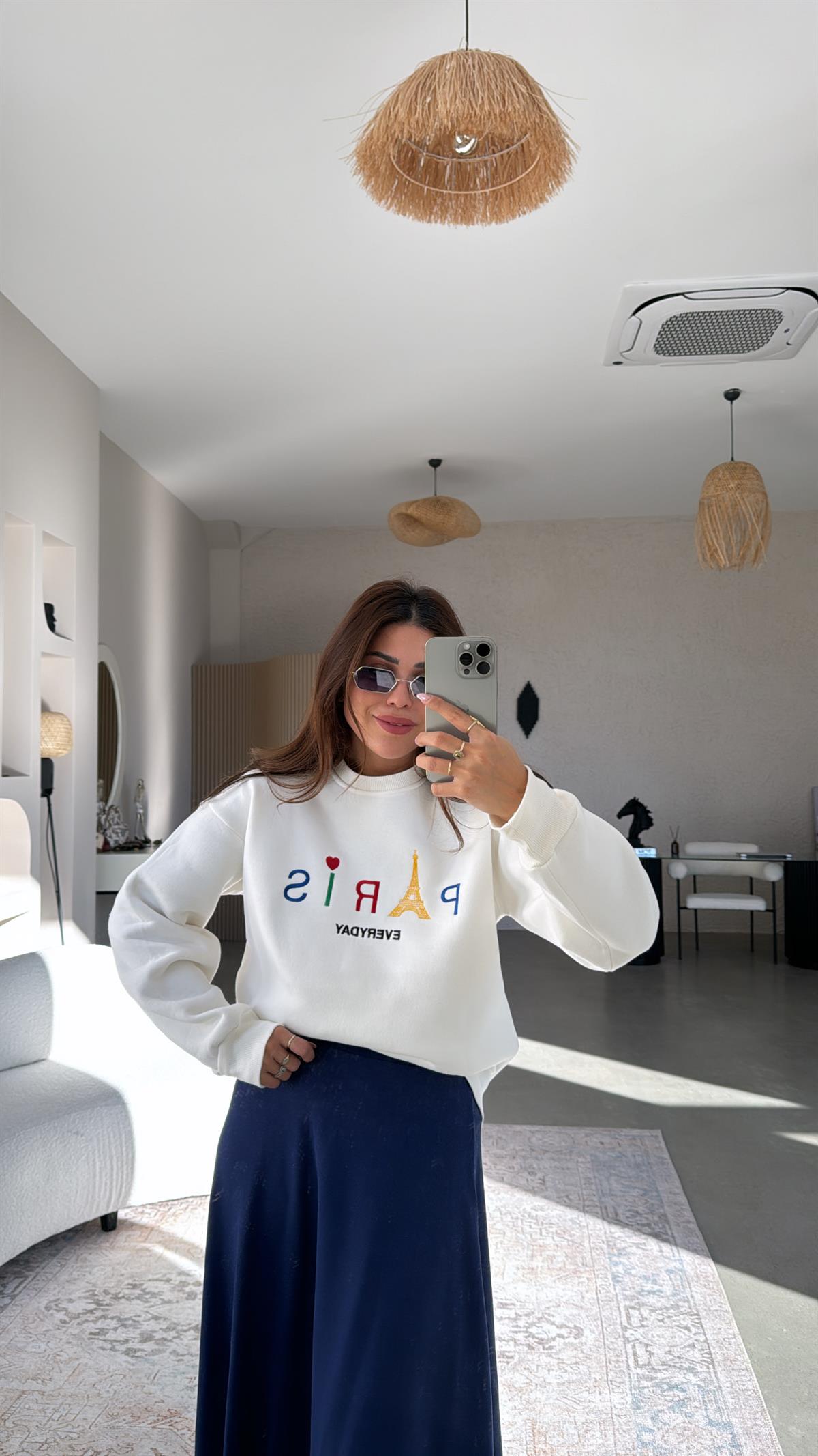 Ekru Paris Nakışlı Üç İplik Sweatshirt