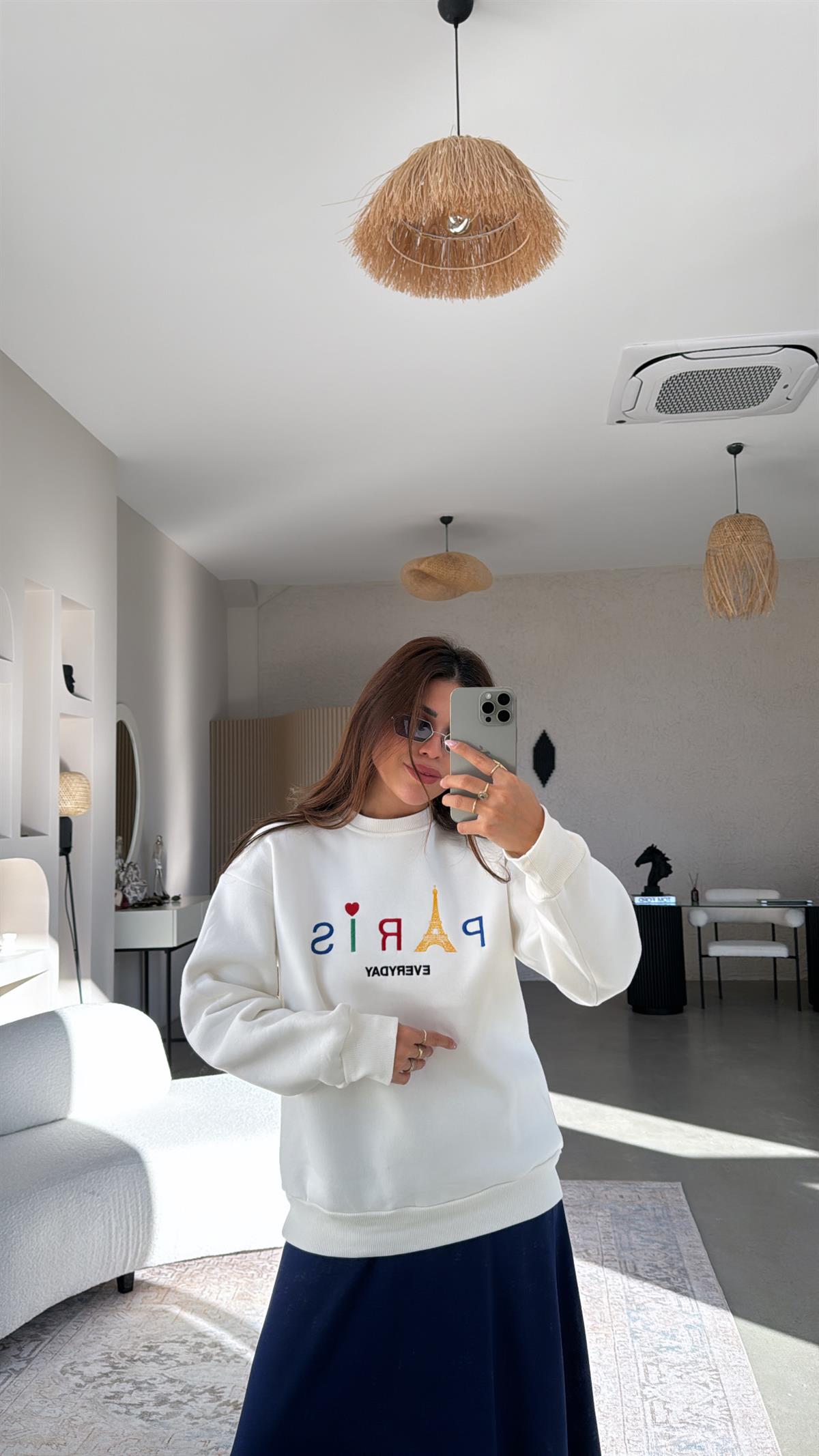 Ekru Paris Nakışlı Üç İplik Sweatshirt
