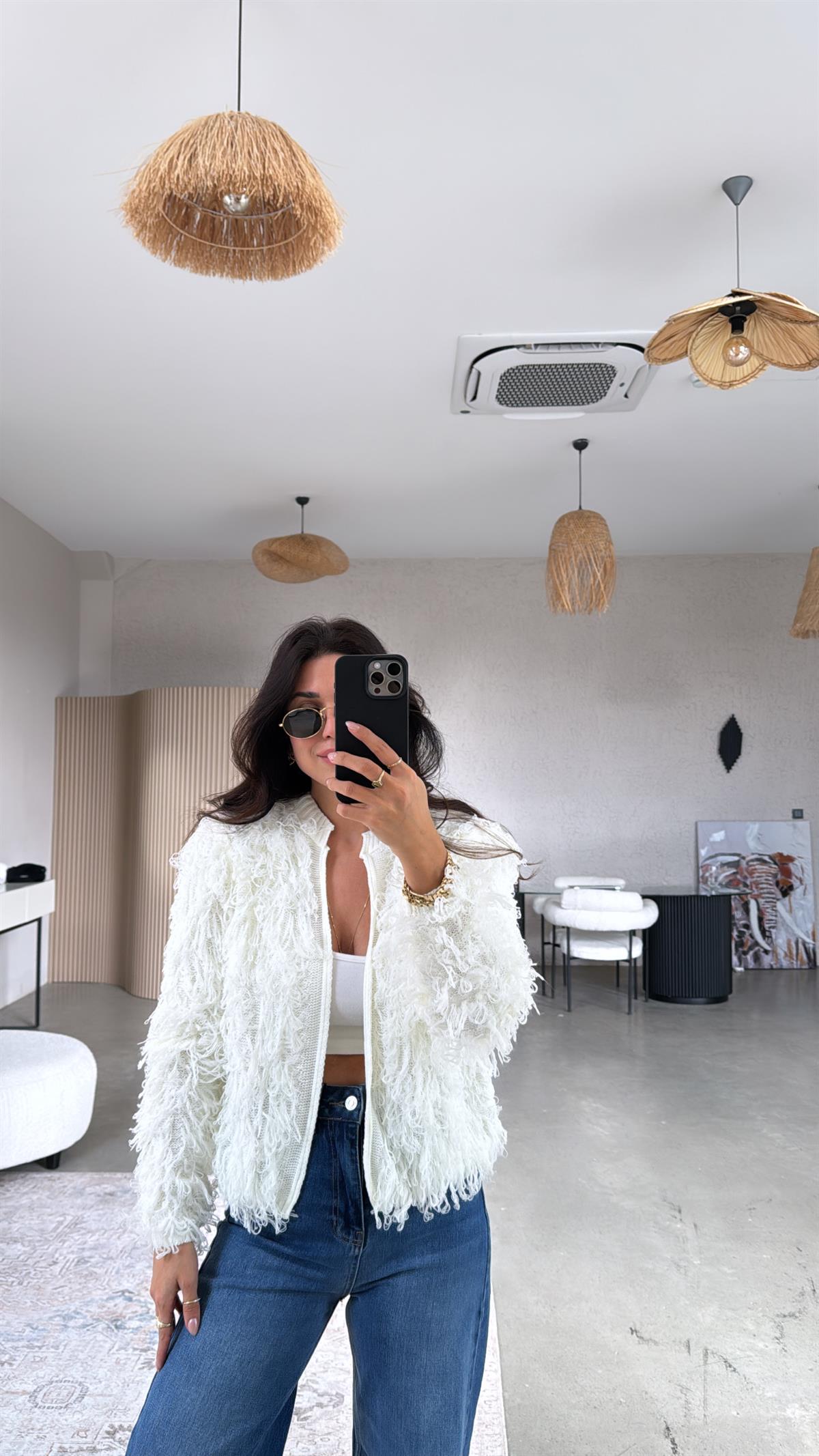 Ekru Püsküllü Hırka