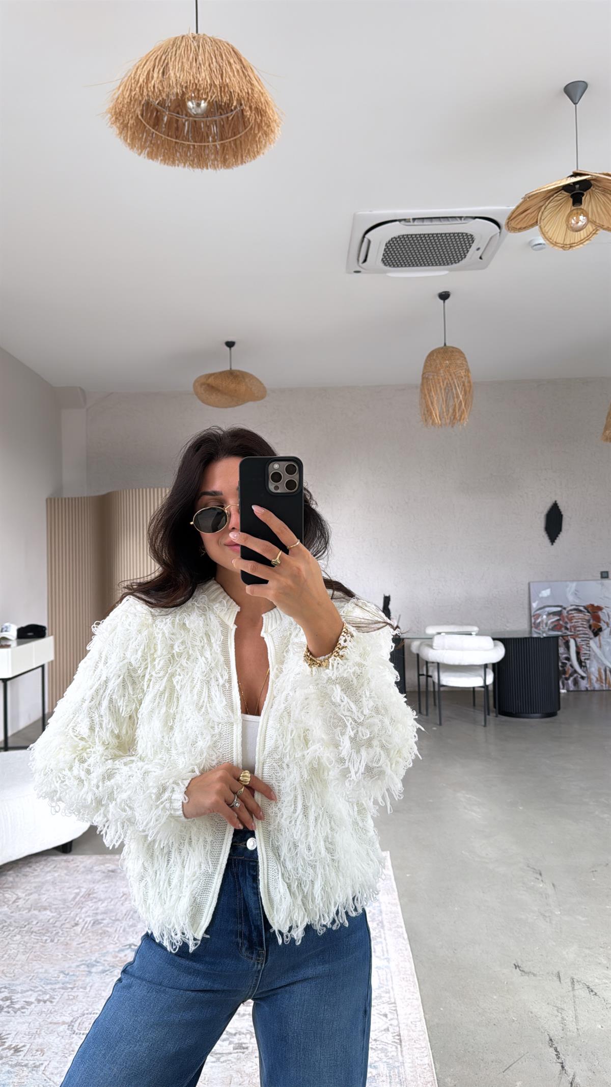 Ekru Püsküllü Hırka