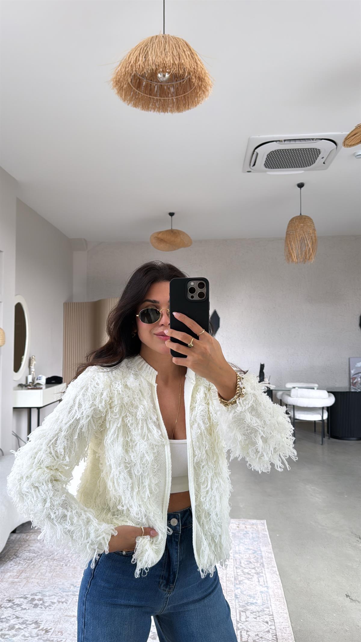 Ekru Püsküllü Hırka