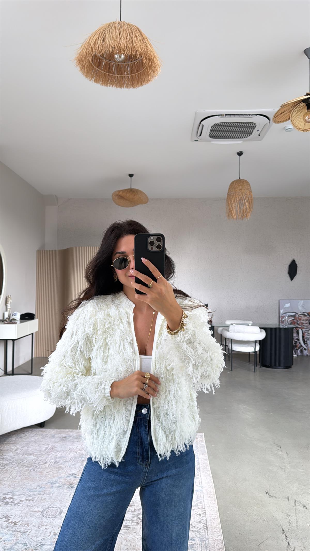 Ekru Püsküllü Hırka