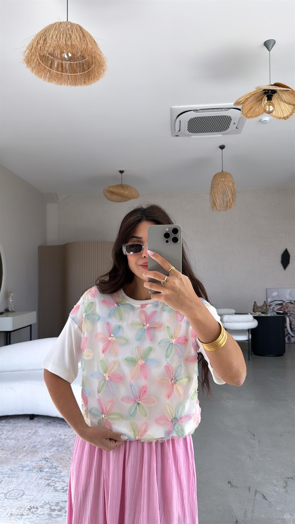 Ekru Tüllü Çiçek Kabartmalı Tshirt