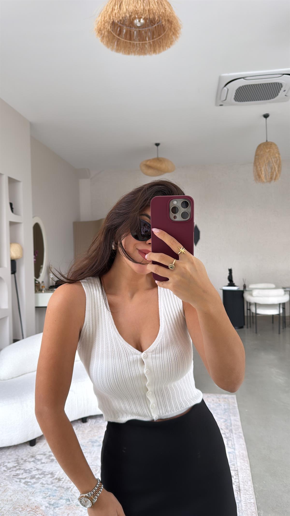 Ekru V Yaka Düğmeli Triko Atlet