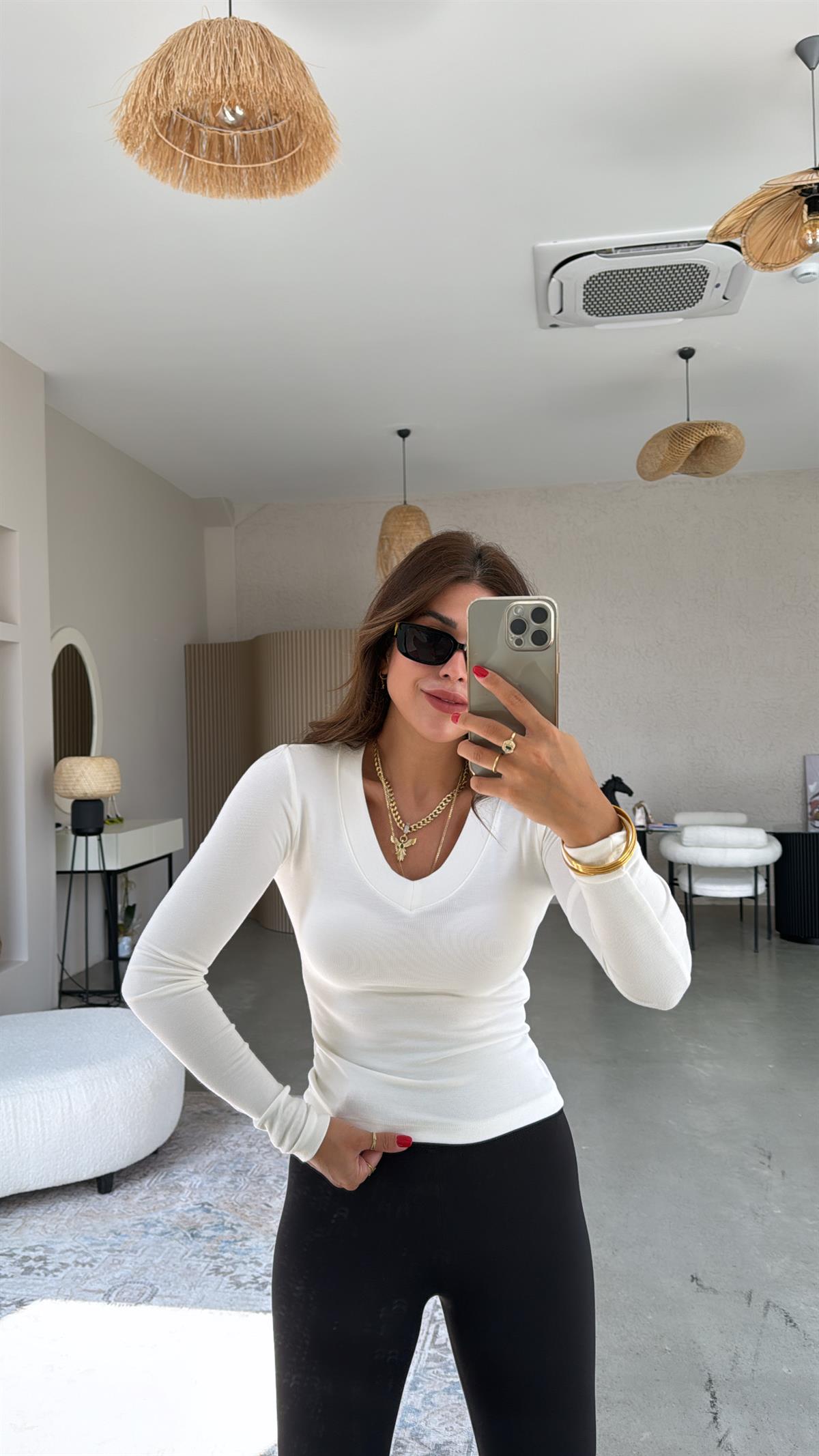 Ekru V Yaka İthal Kumaş Body