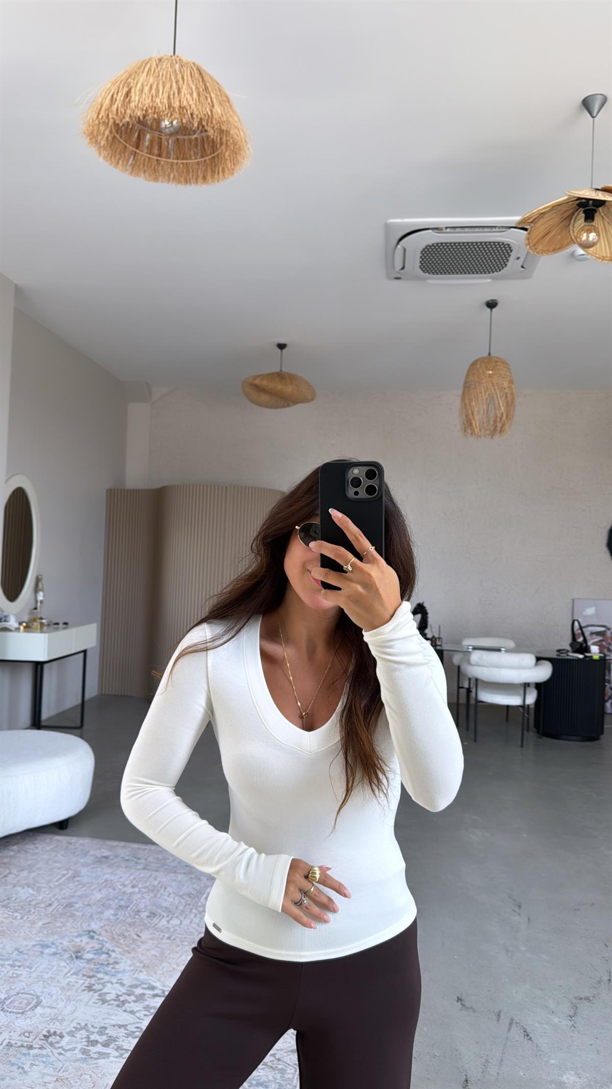 Ekru V Yaka İthal Kumaş Body