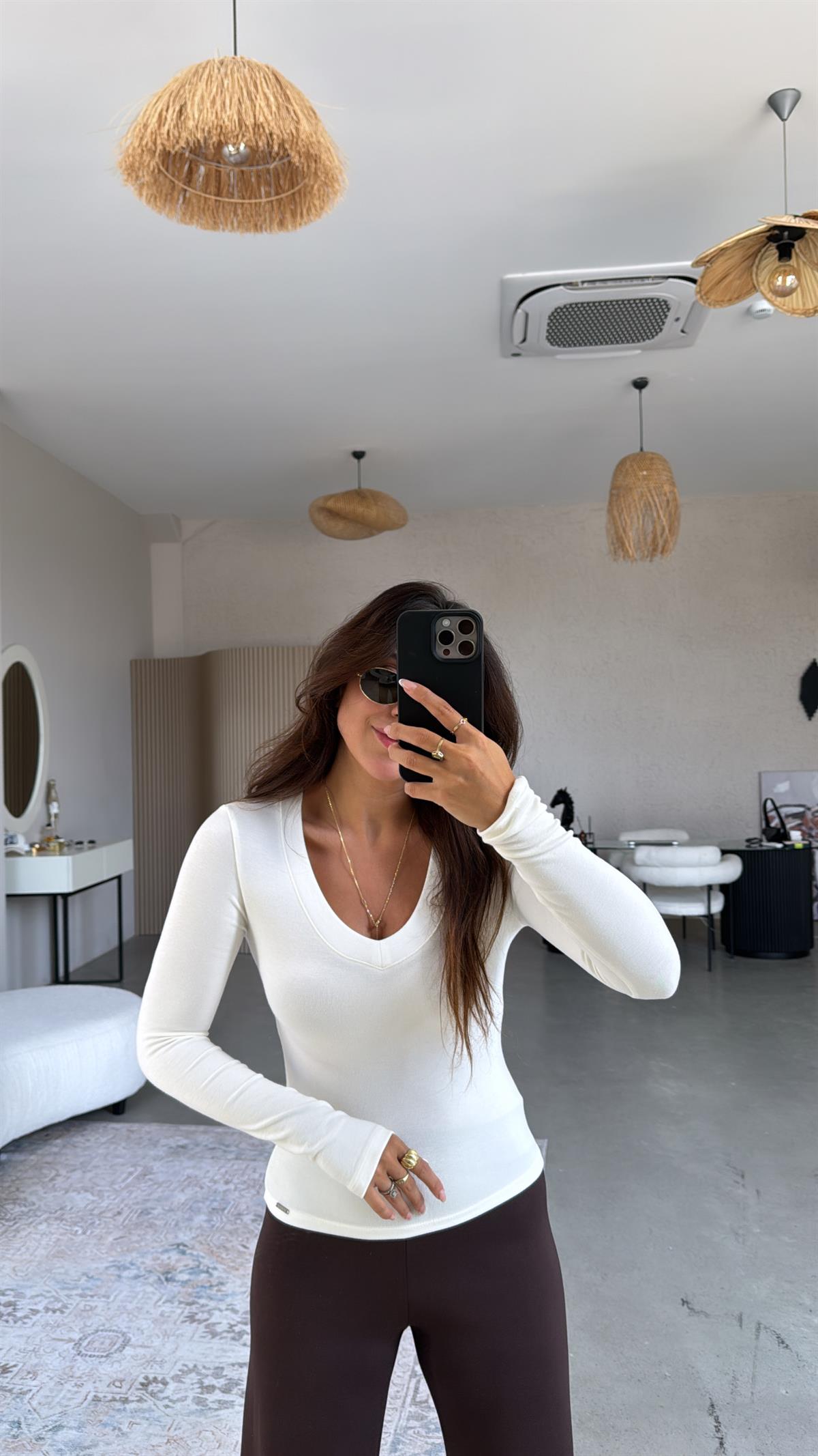 Ekru V Yaka İthal Kumaş Body