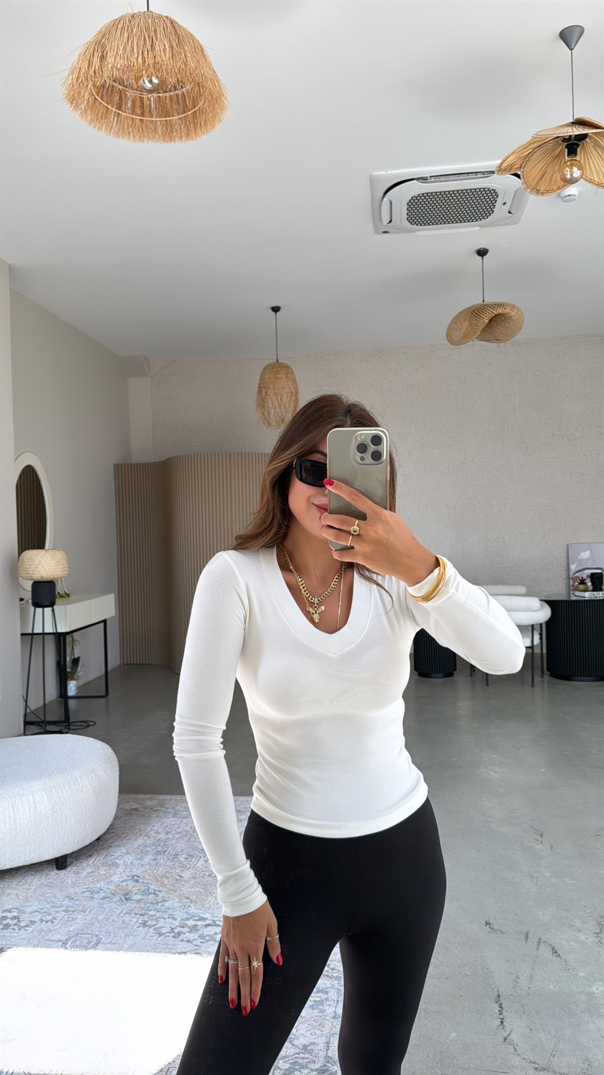 Ekru V Yaka İthal Kumaş Body