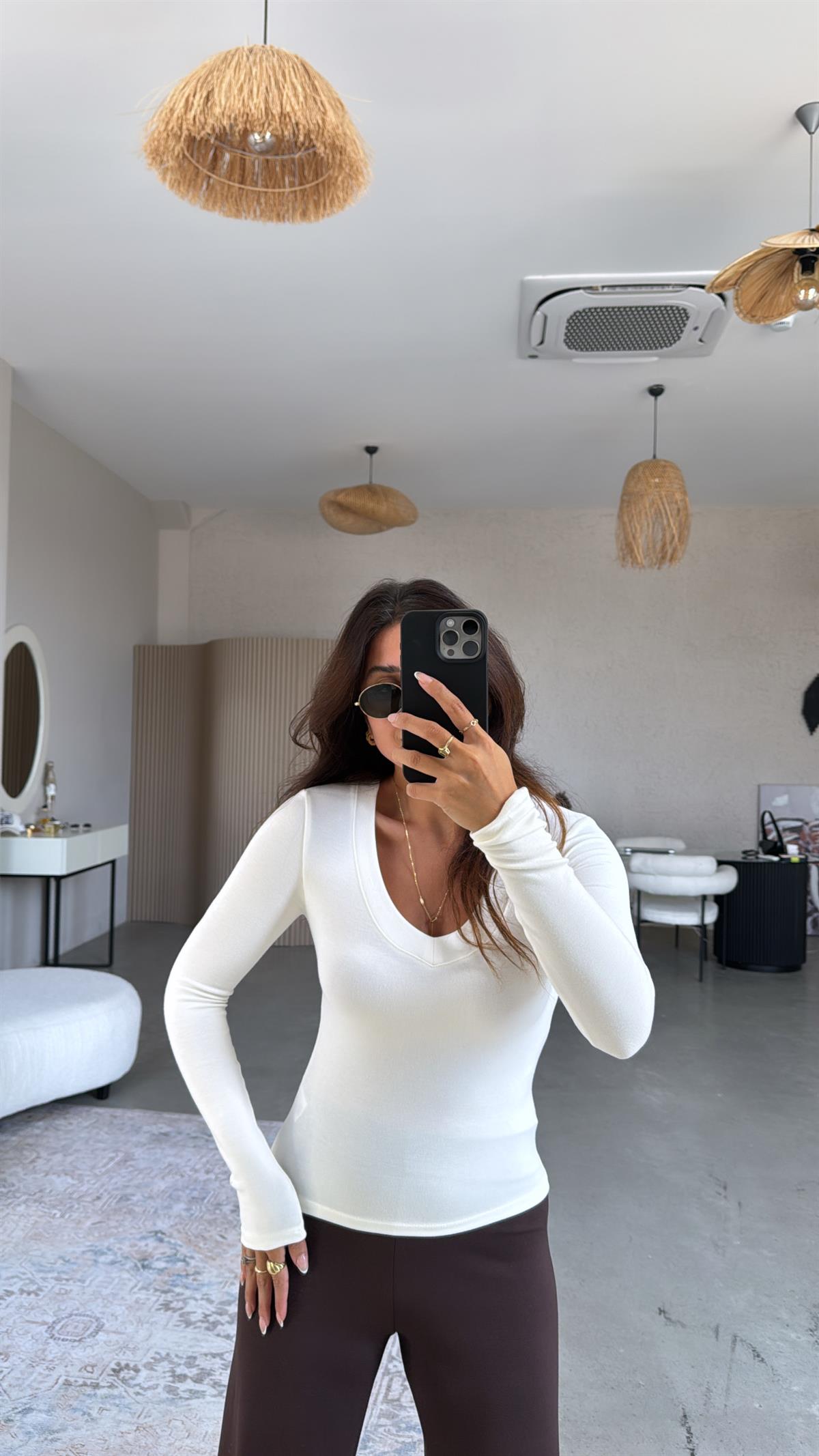 Ekru V Yaka İthal Kumaş Body