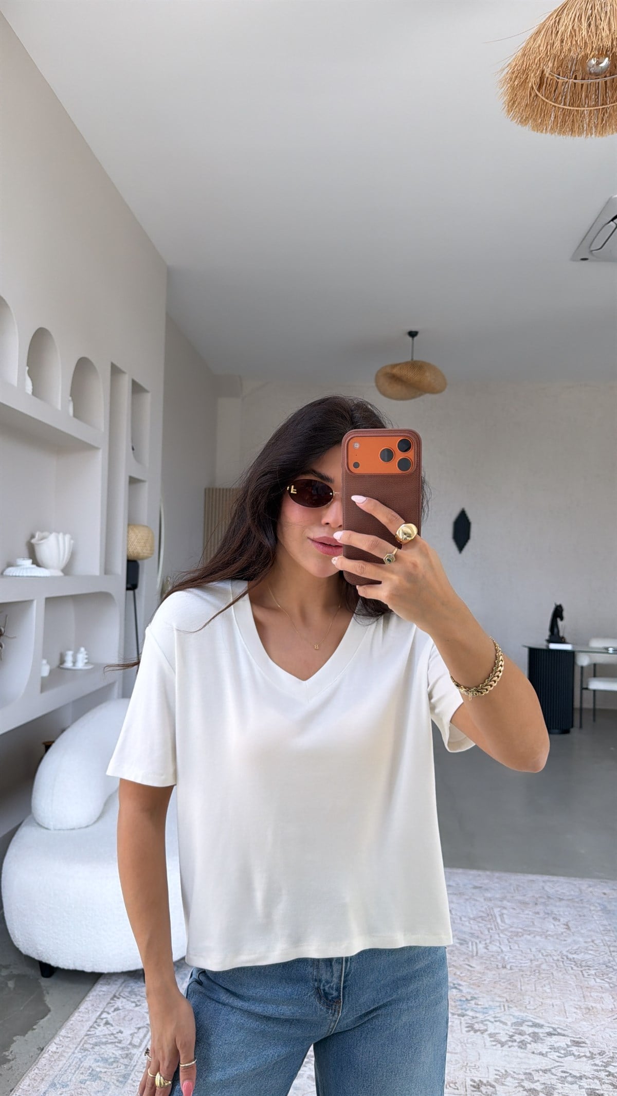 Ekru V Yaka Kısa Kollu İthal Kumaş Tshirt