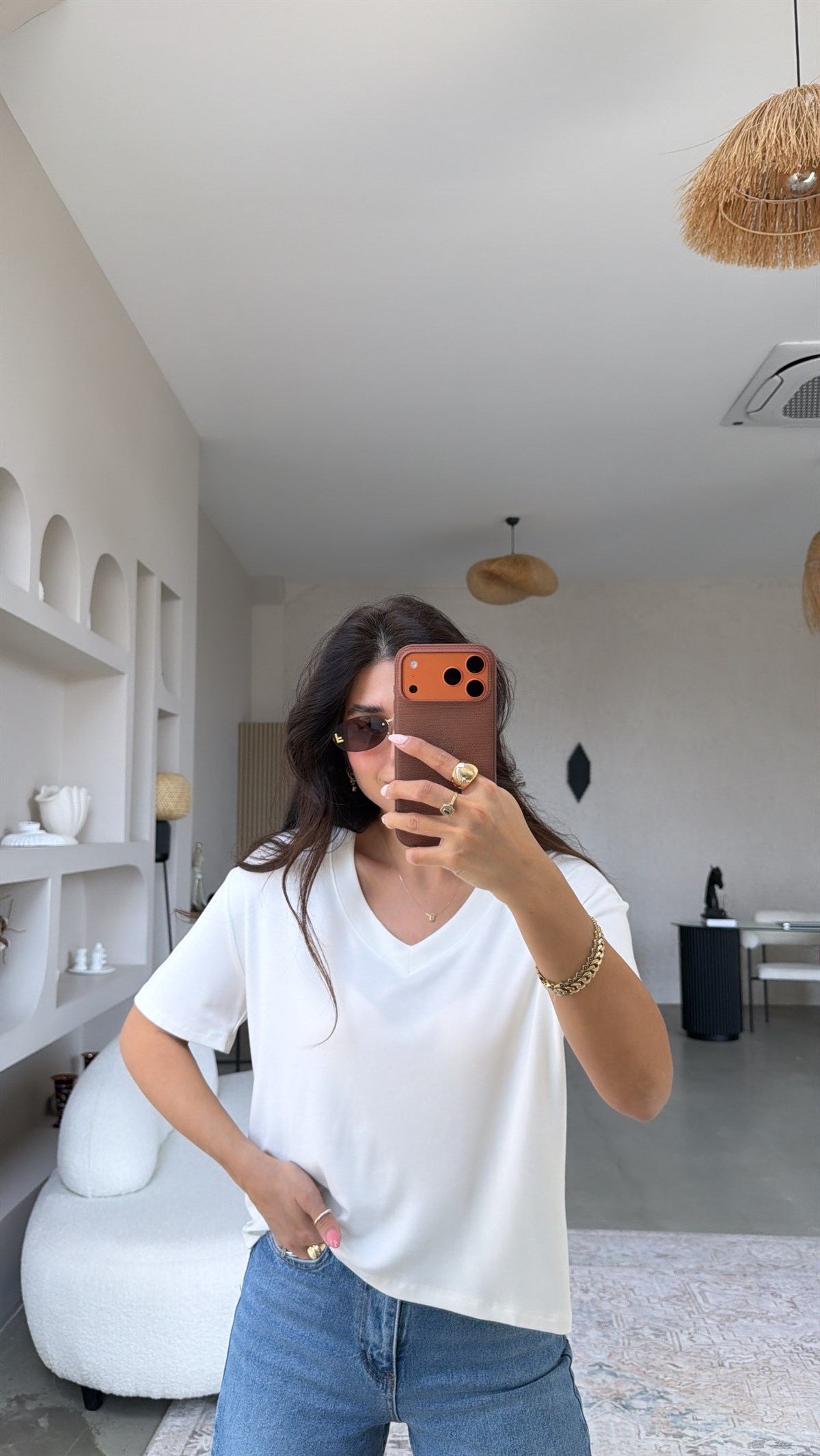 Ekru V Yaka Kısa Kollu İthal Kumaş Tshirt