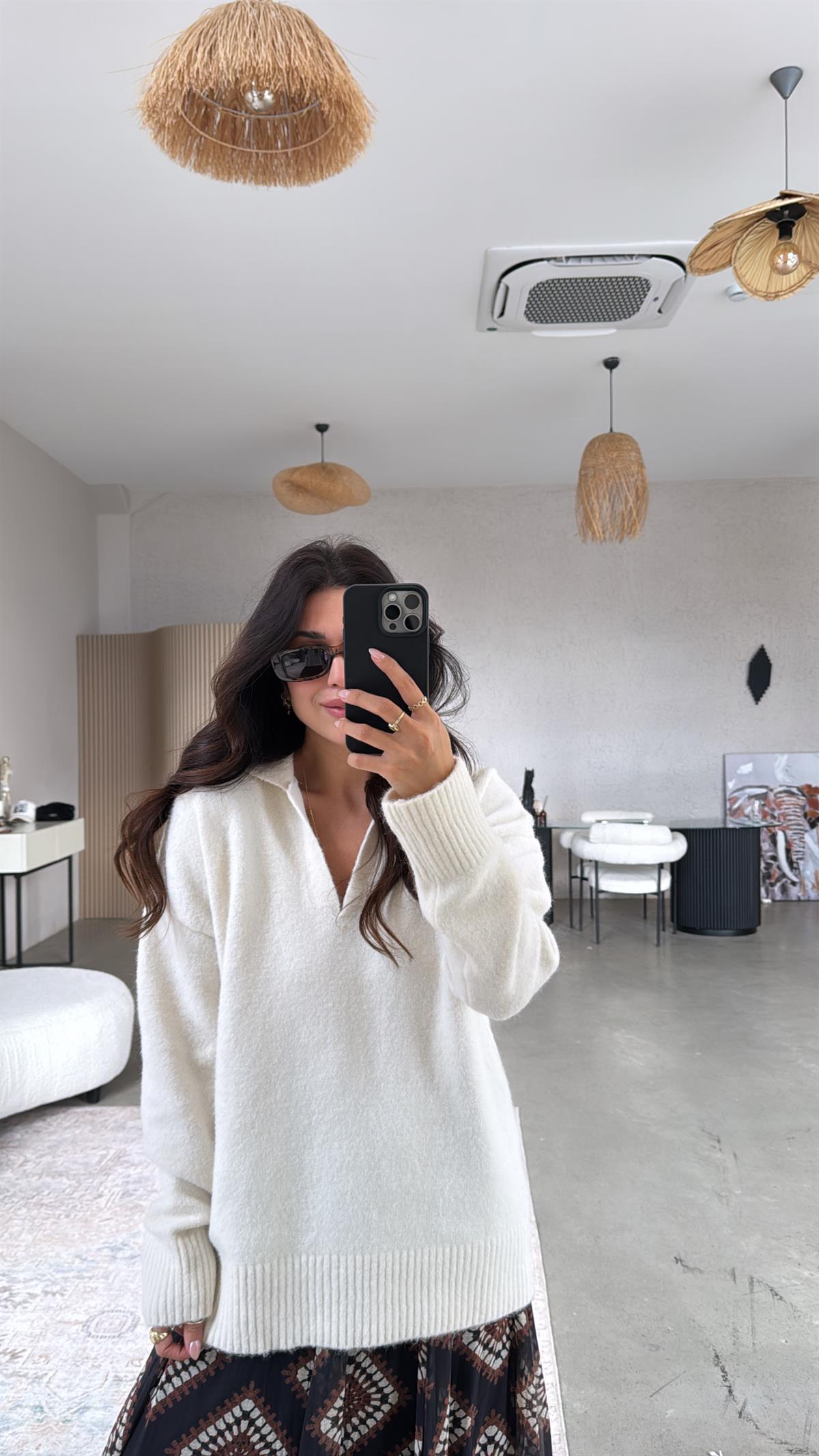 Ekru Yakalı Oversize Yumoş Kazak