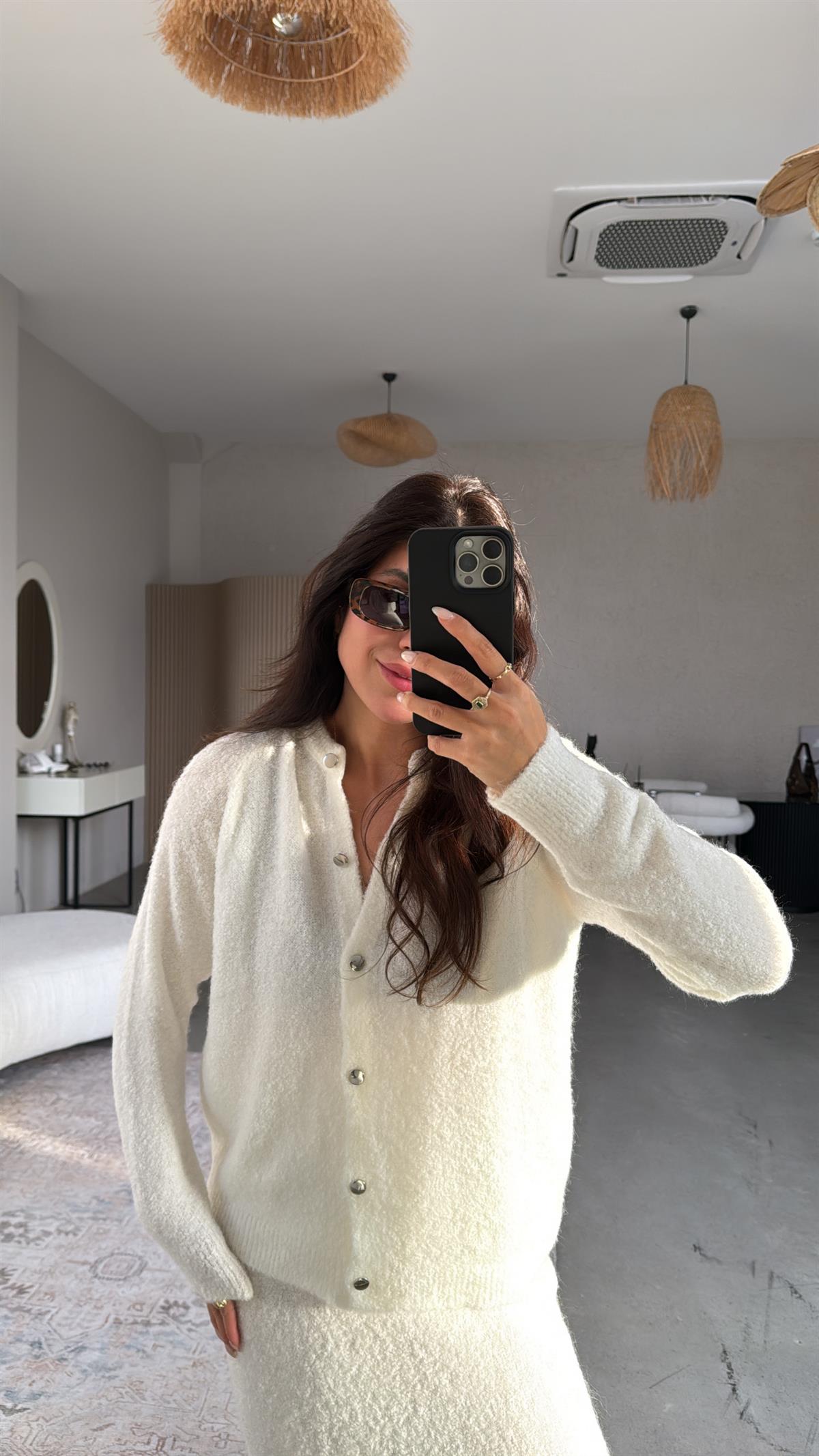 Ekru Yumoş Hırka Maxi Etek Takım