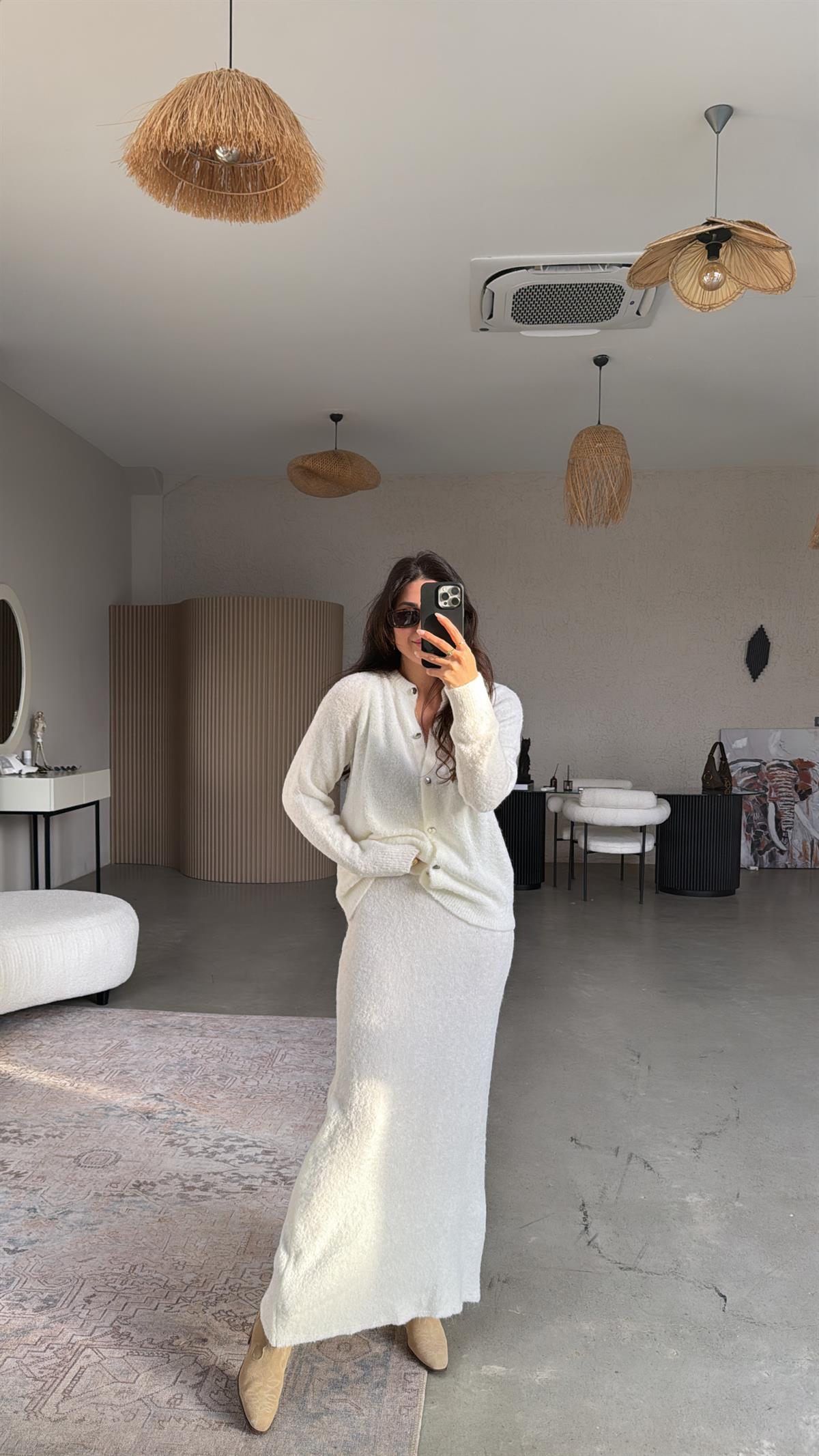 Ekru Yumoş Hırka Maxi Etek Takım