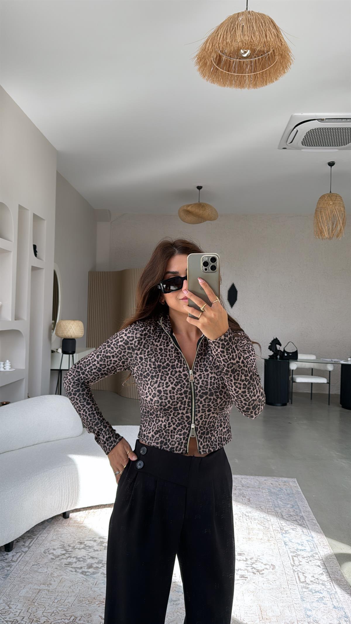 Fermuar Detaylı Leopar Bluz