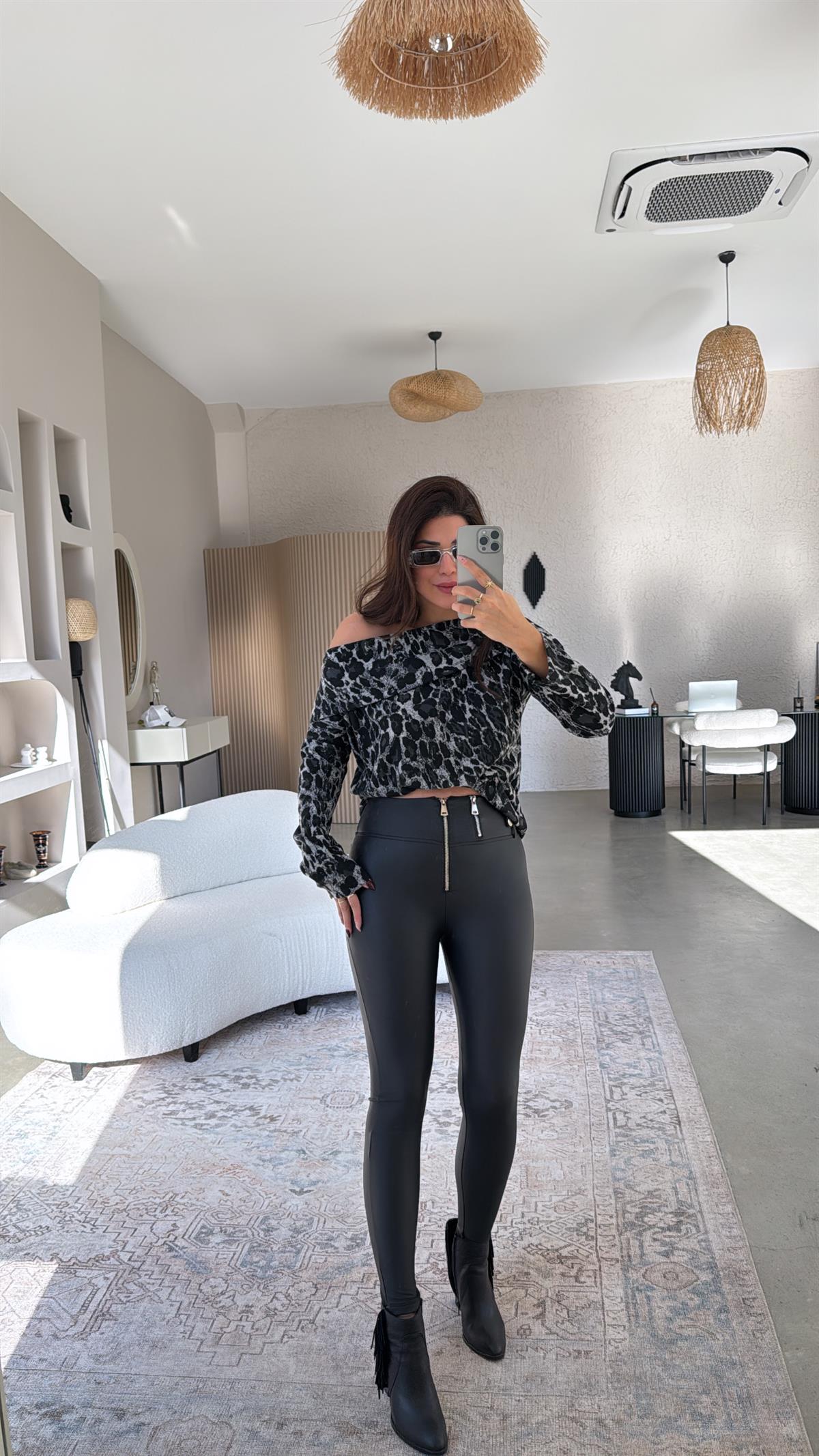 Fermuarlı Mat Deri Tayt