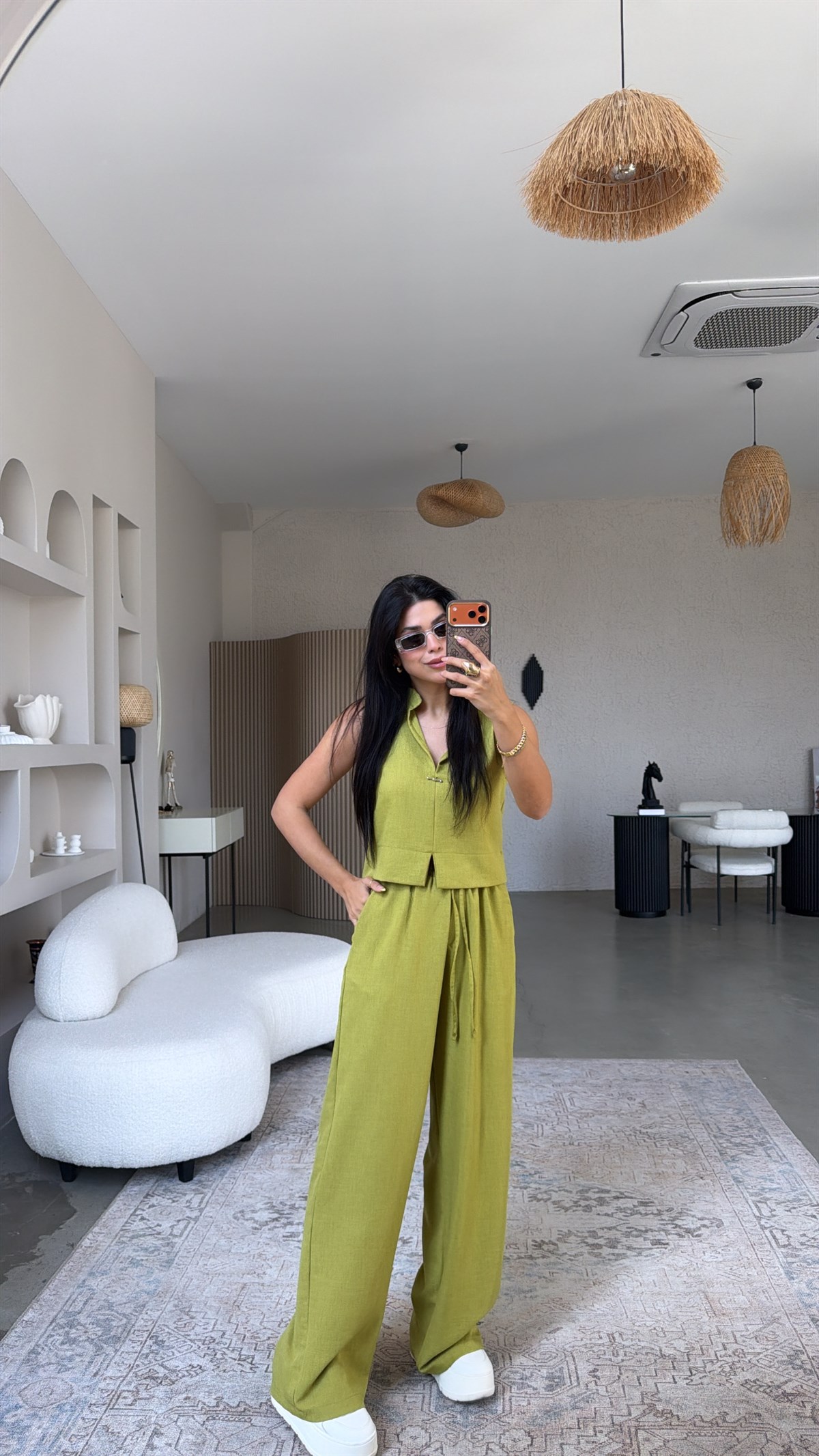 Fıstık Yeşili Gümüş Aksesuarlı Pantolon Bluz Takım