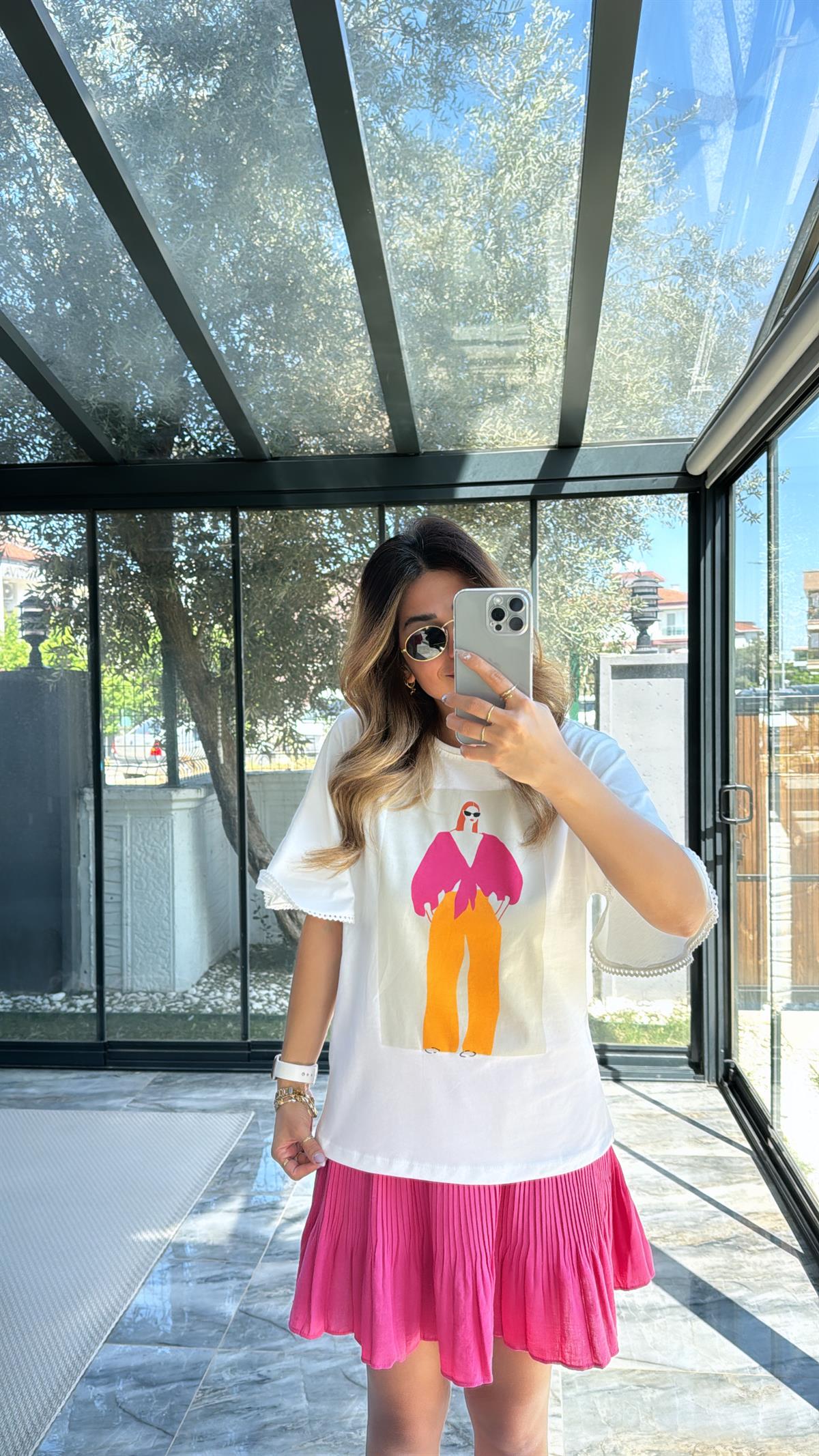 Fuşya Turuncu Kadın Figür Pamuklu Tshirt